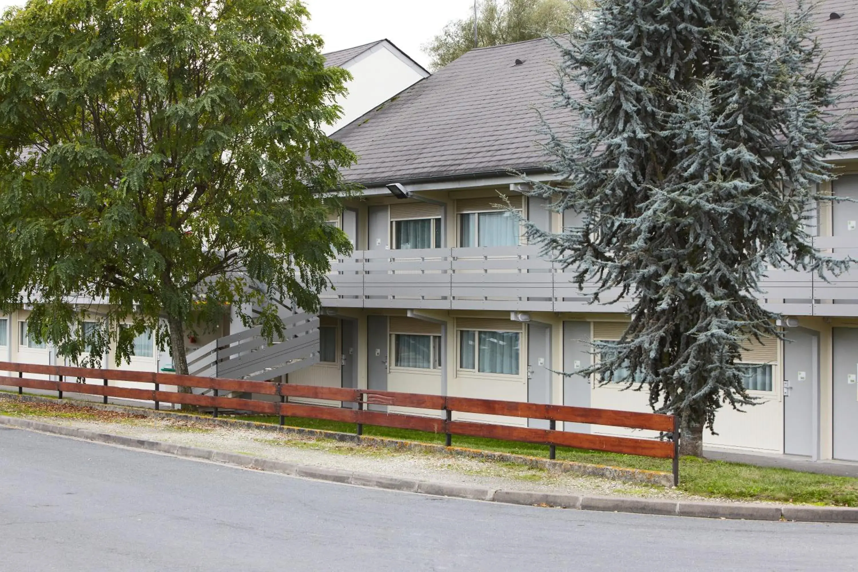 Facade/entrance, Property Building in Campanile Vierzon