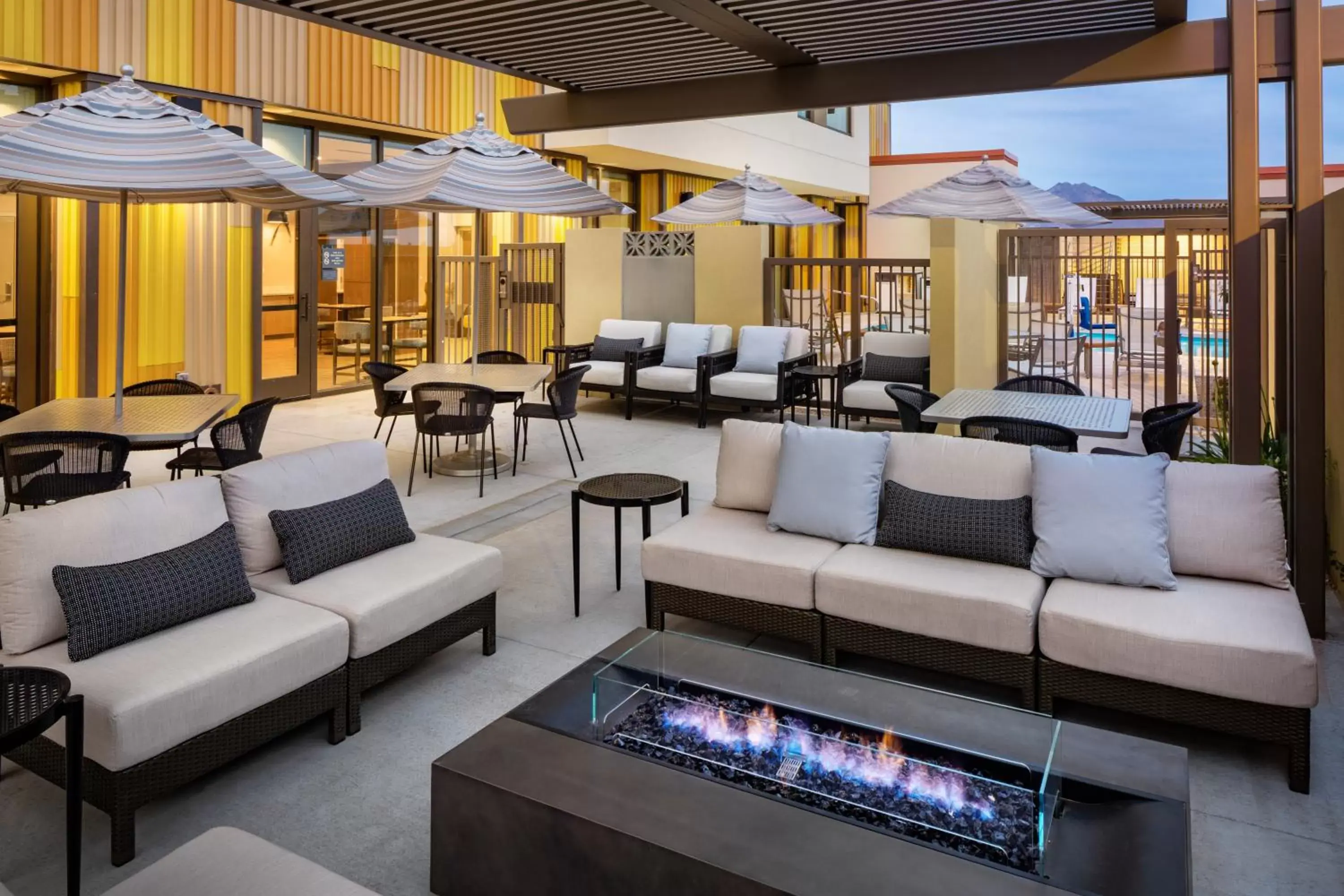 Patio in Hyatt Place Scottsdale North