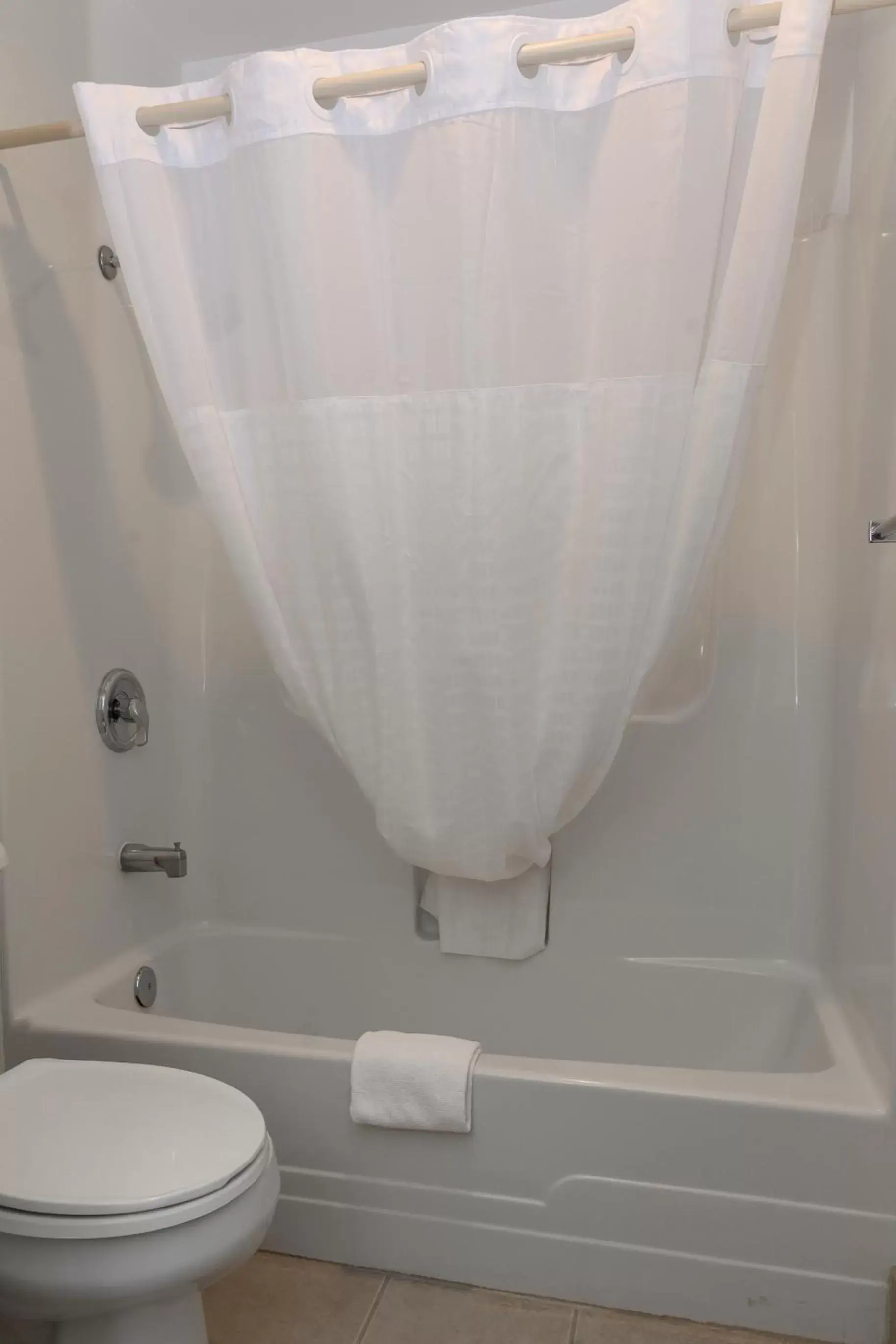 Shower, Bathroom in Sweet Home Inn