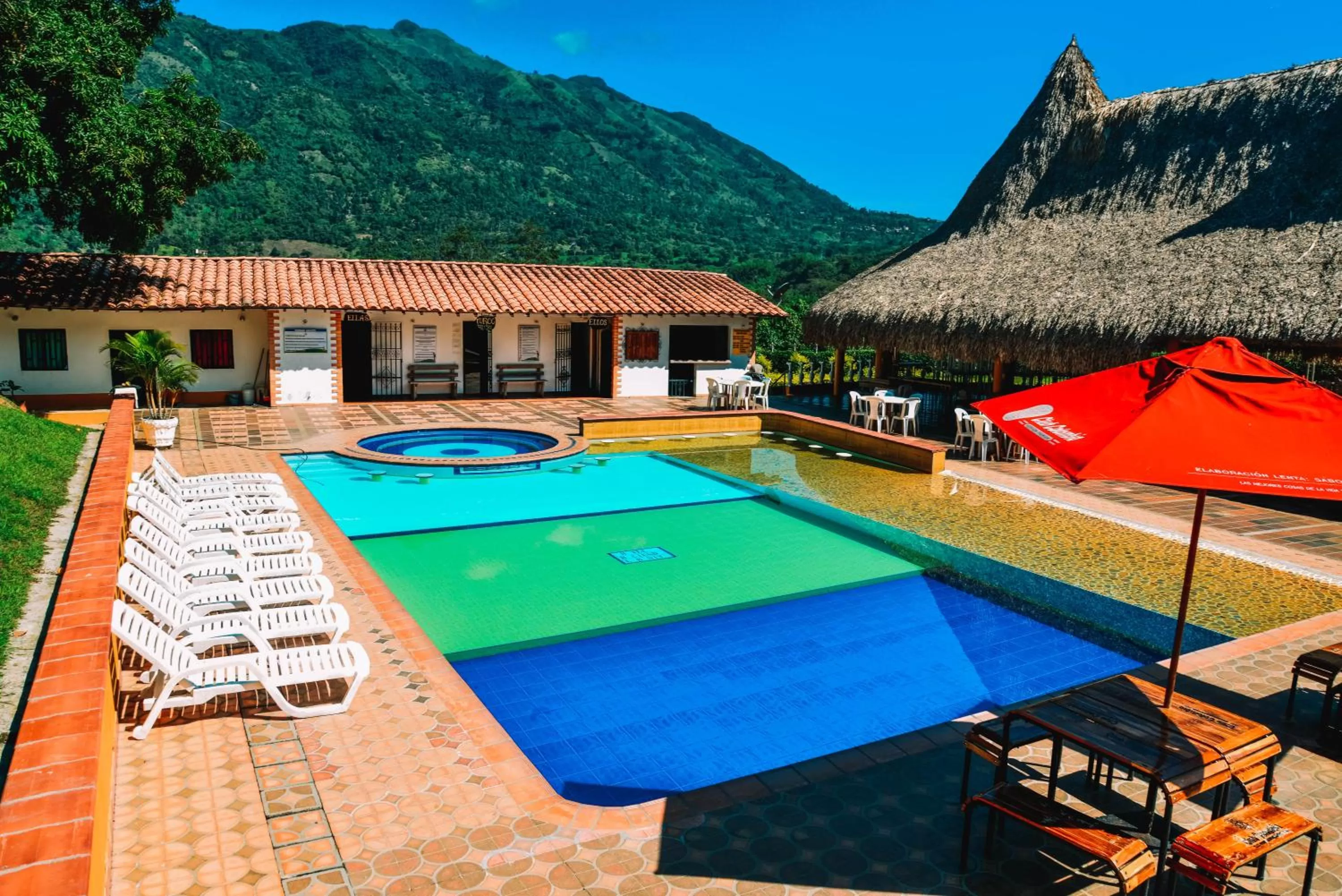 Swimming Pool in Hotel Hacienda la Bonita