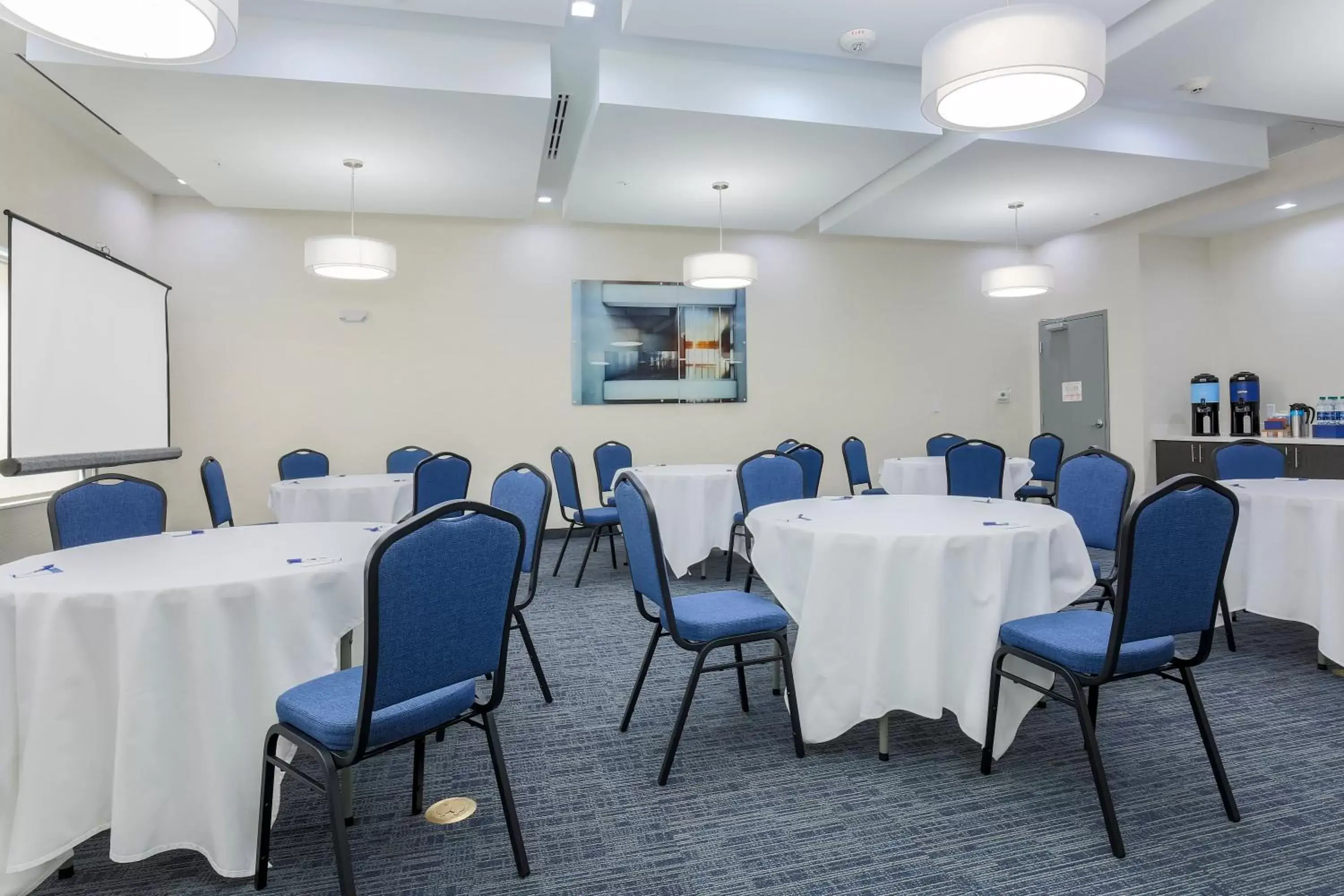 Meeting/conference room in Holiday Inn Express & Suites Houston - Hobby Airport Area, an IHG Hotel