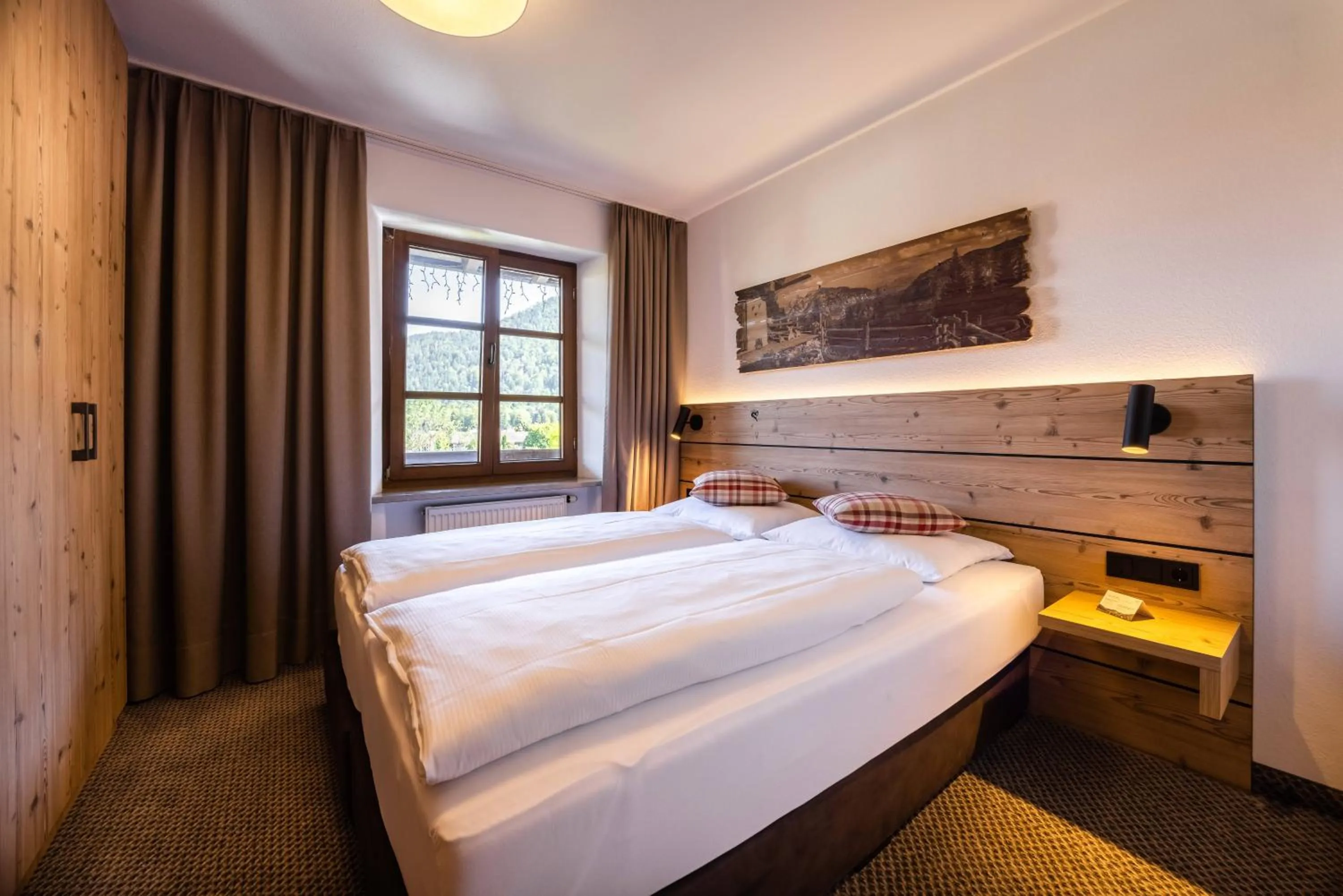 Bedroom, Bed in HELDs Vitalhotel