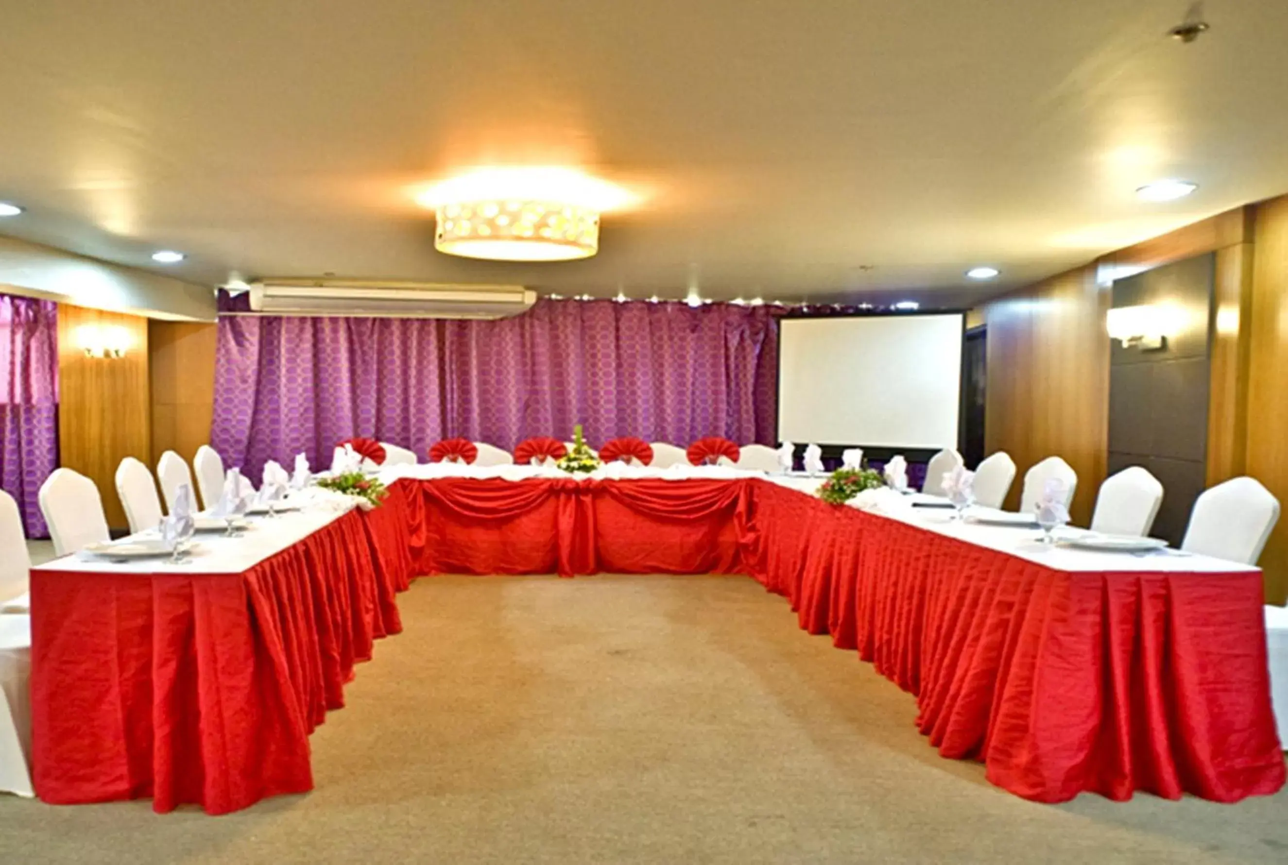 Banquet/Function facilities in Goldberry Suites and Hotel - Mactan