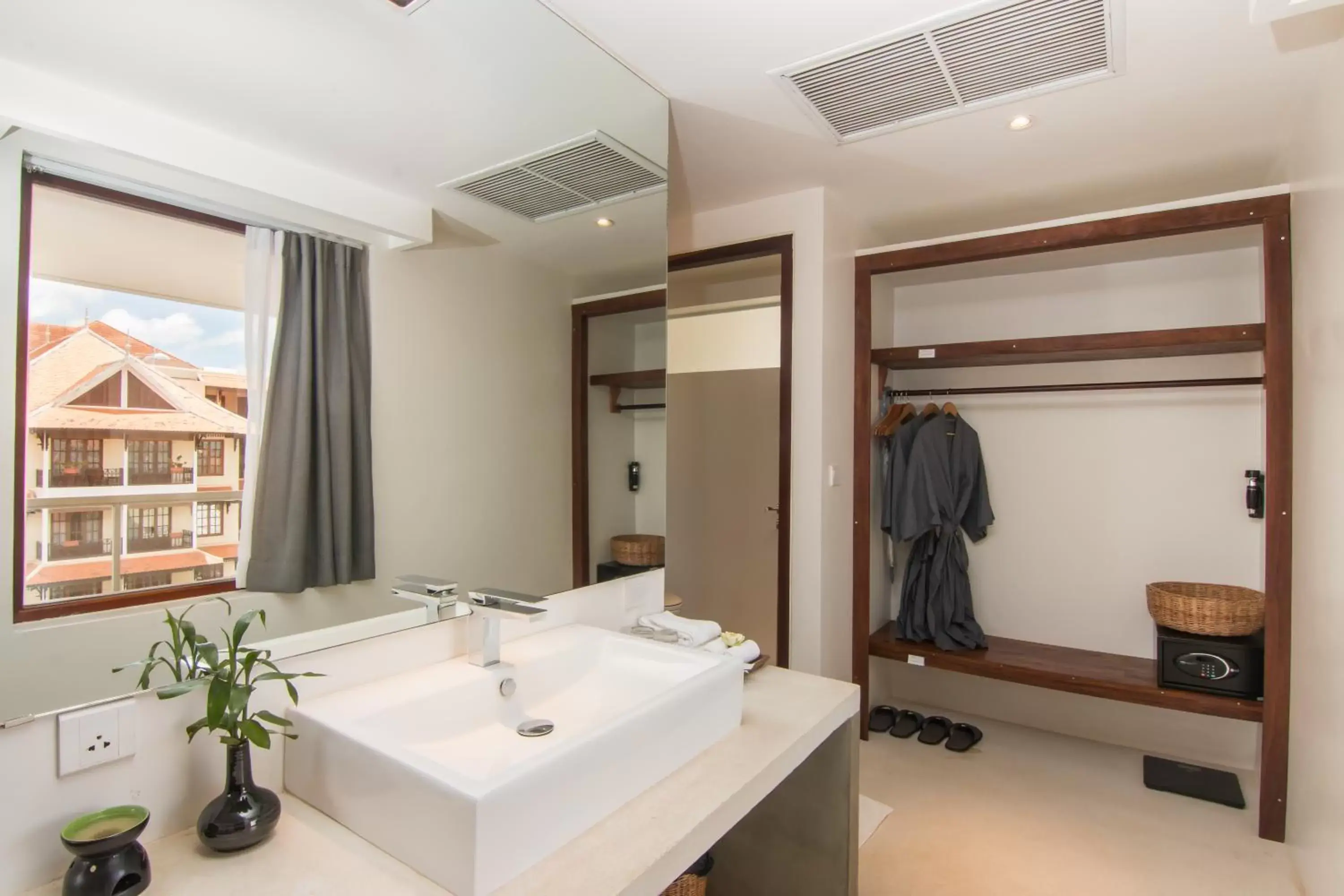 Bathroom in Apsara Residence Hotel