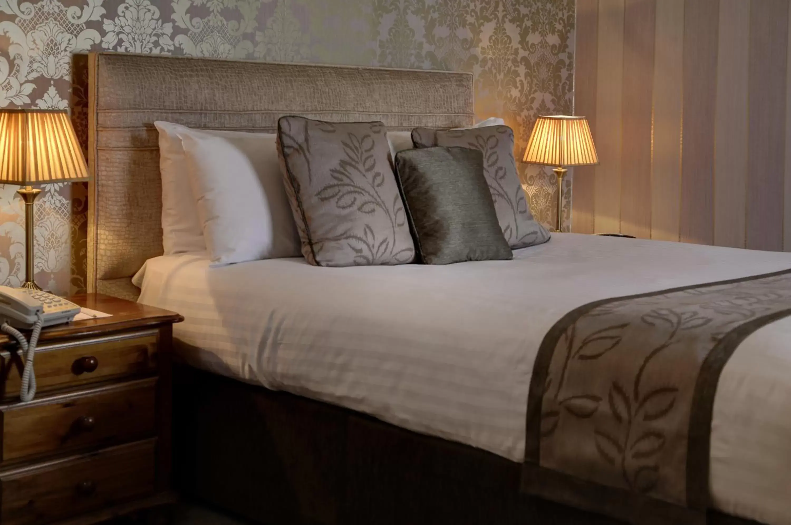 Bedroom, Bed in Kings Lynn Knights Hill Hotel & Spa, BW Signature Collection