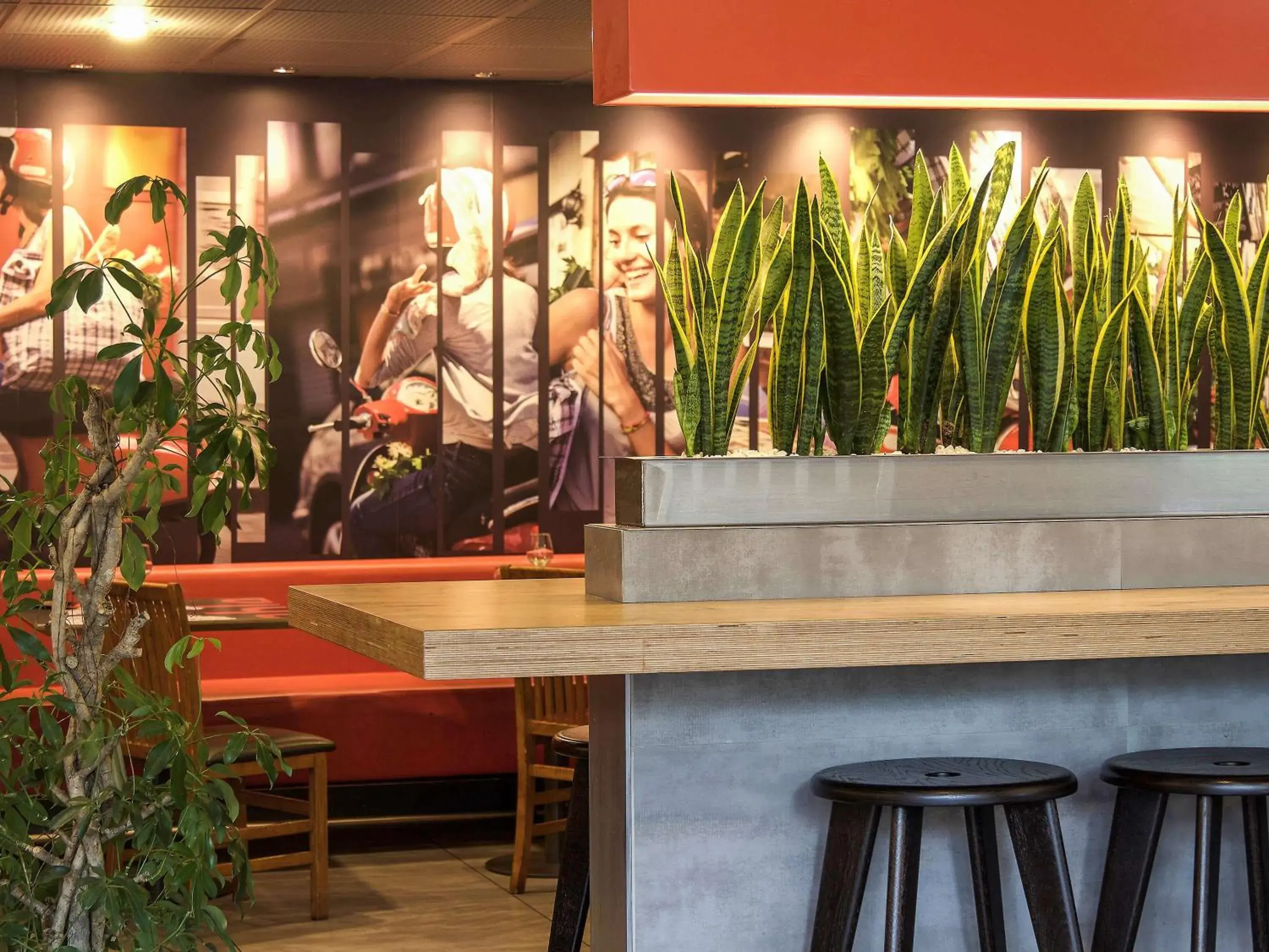 Restaurant/Places to Eat in ibis Paris Porte d Italie