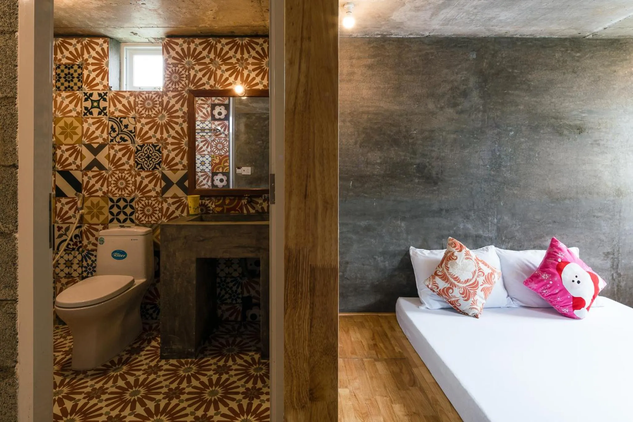 Toilet, Bed in Ccasa Hostel