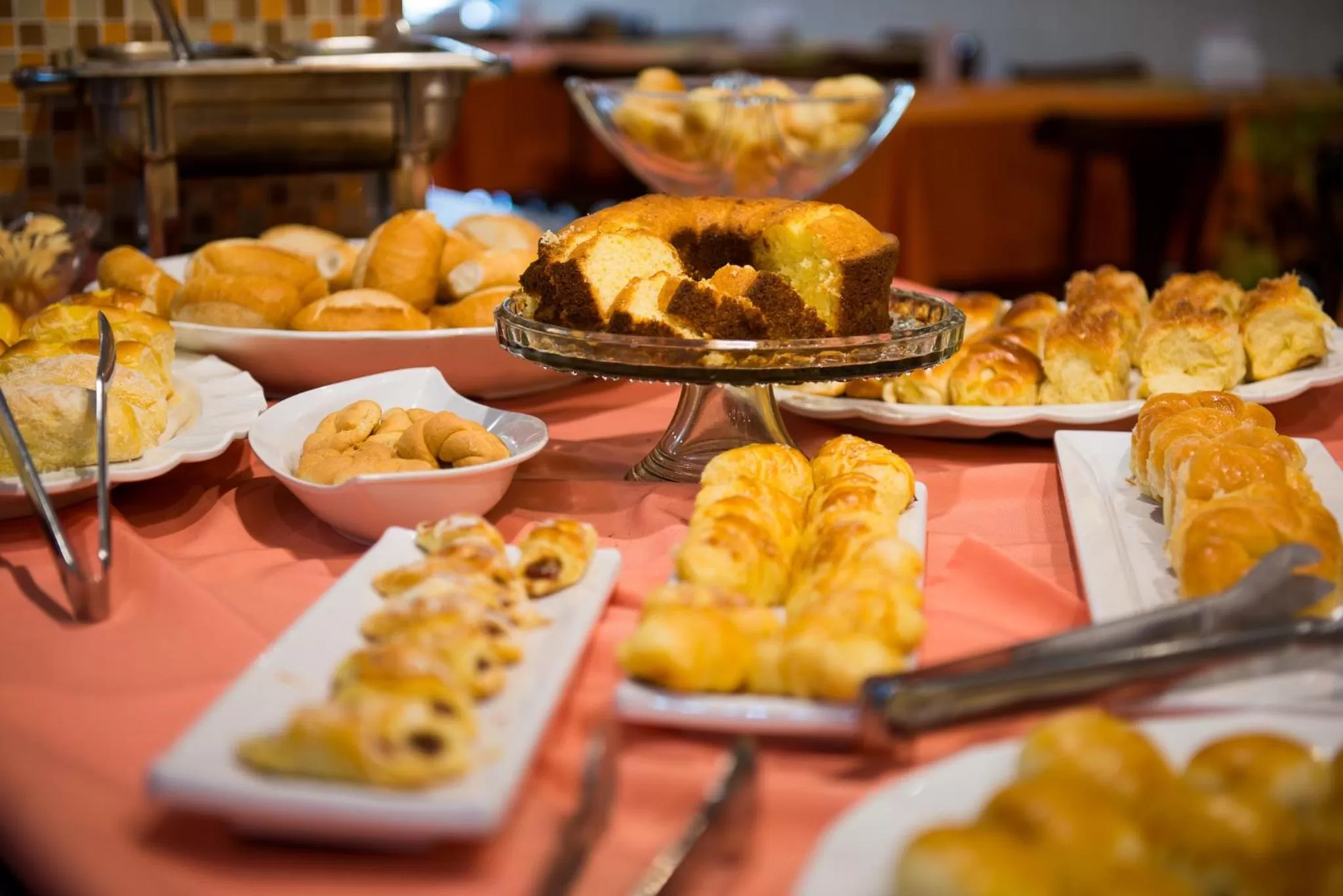 Buffet breakfast in Hotel Metropolitano