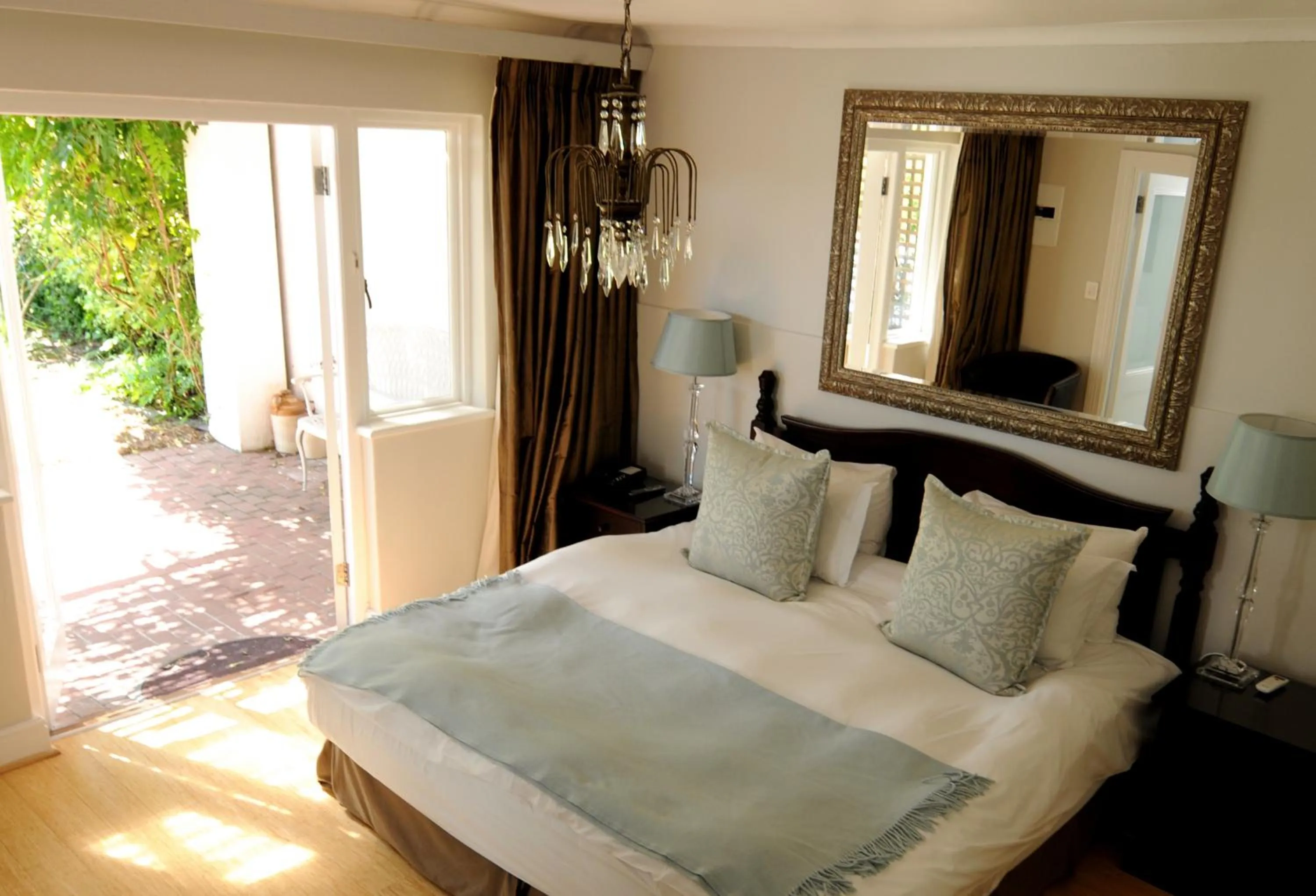 Bedroom, Bed in Abbey Manor Luxury Guesthouse