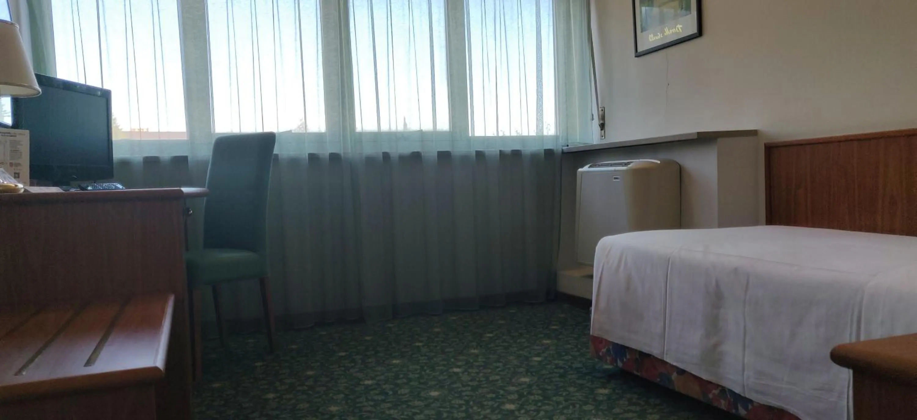 Bed in Hotel Cristallo