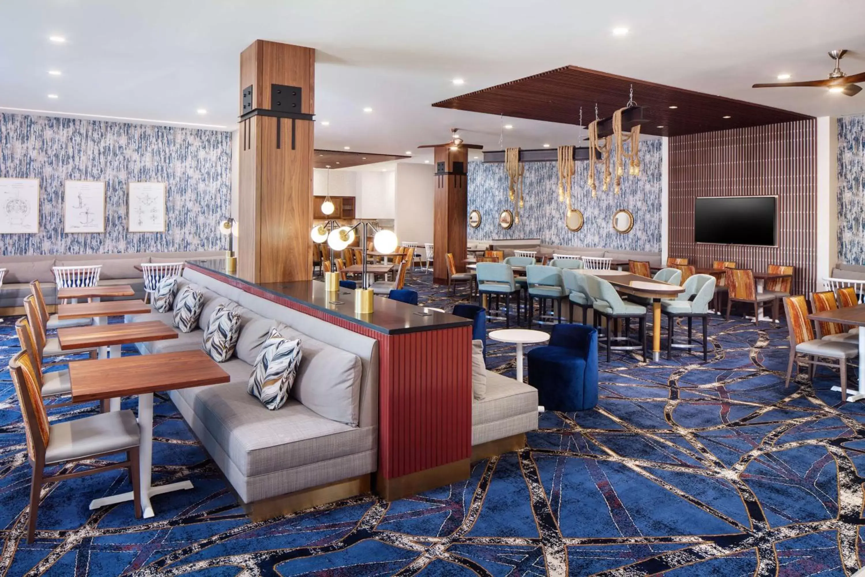 Lobby or reception, Restaurant/Places to Eat in Hampton Inn Boston Seaport District