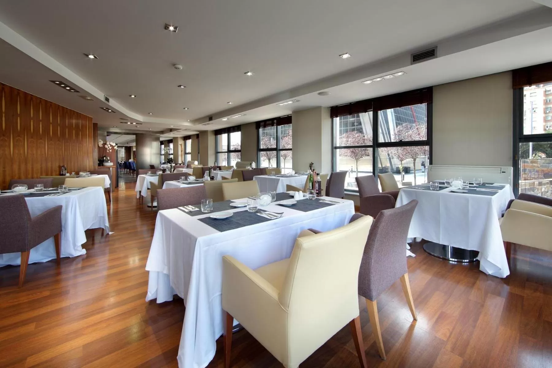 Restaurant/places to eat in Exe Plaza