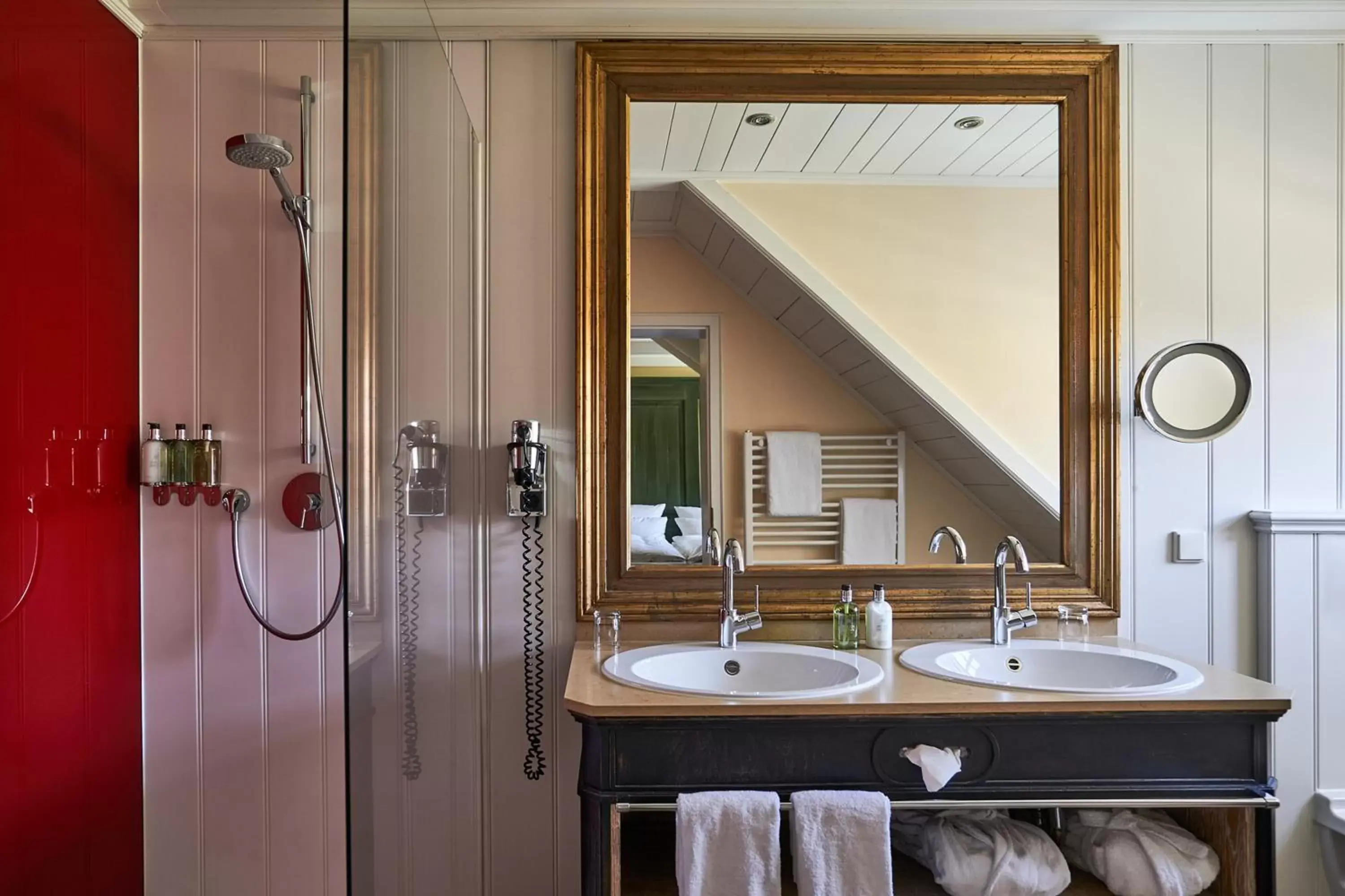 Bathroom in Hardenberg BurgHotel