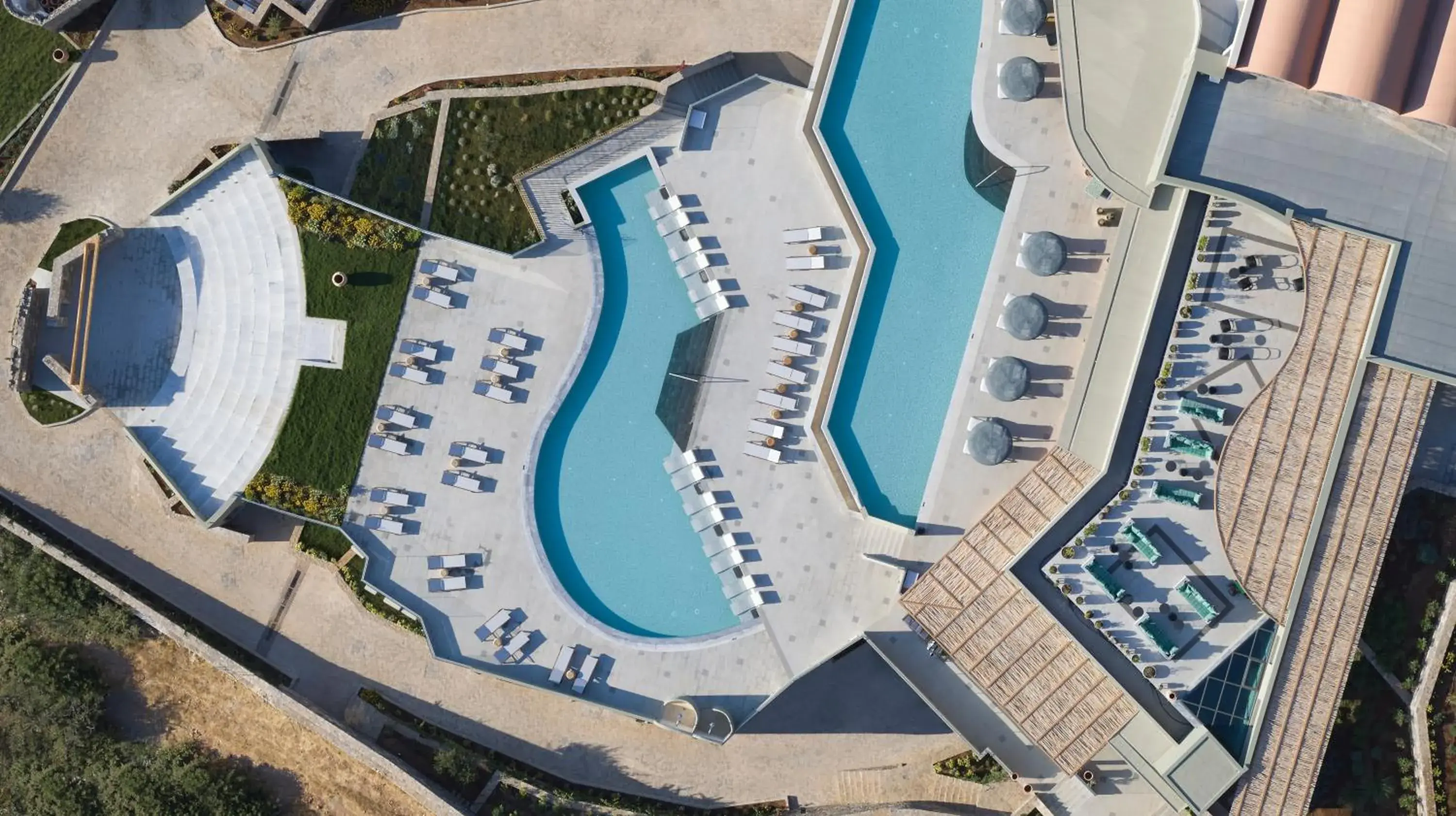 Swimming pool in Cayo Exclusive Resort & Spa Swimming pool in Cayo Exclusive Resort & Spa