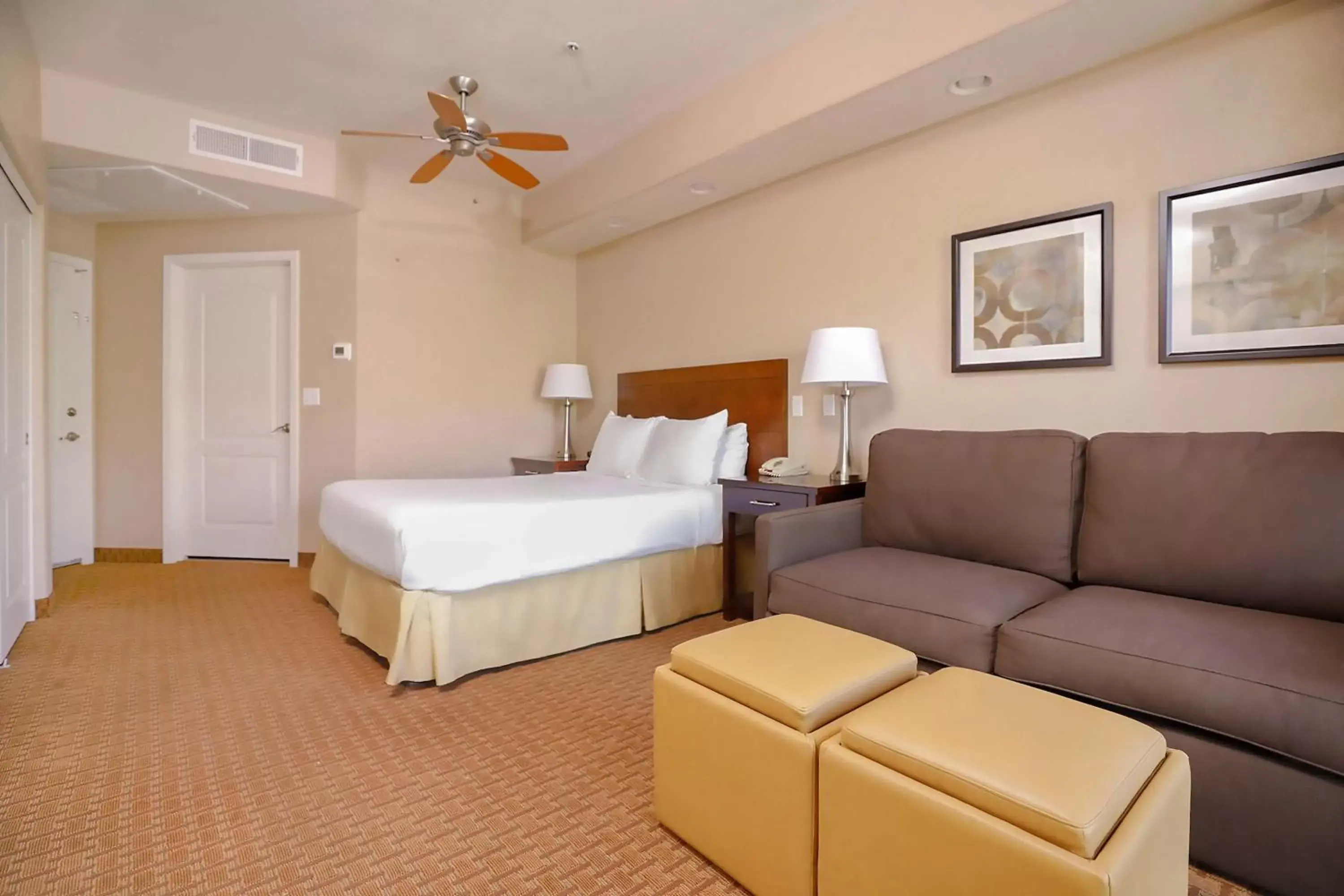 Living room in Hilton Vacation Club Scottsdale Villa Mirage