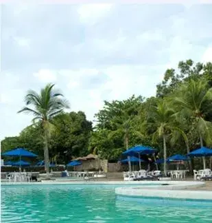 Swimming Pool in Hotel Guadaira Resort