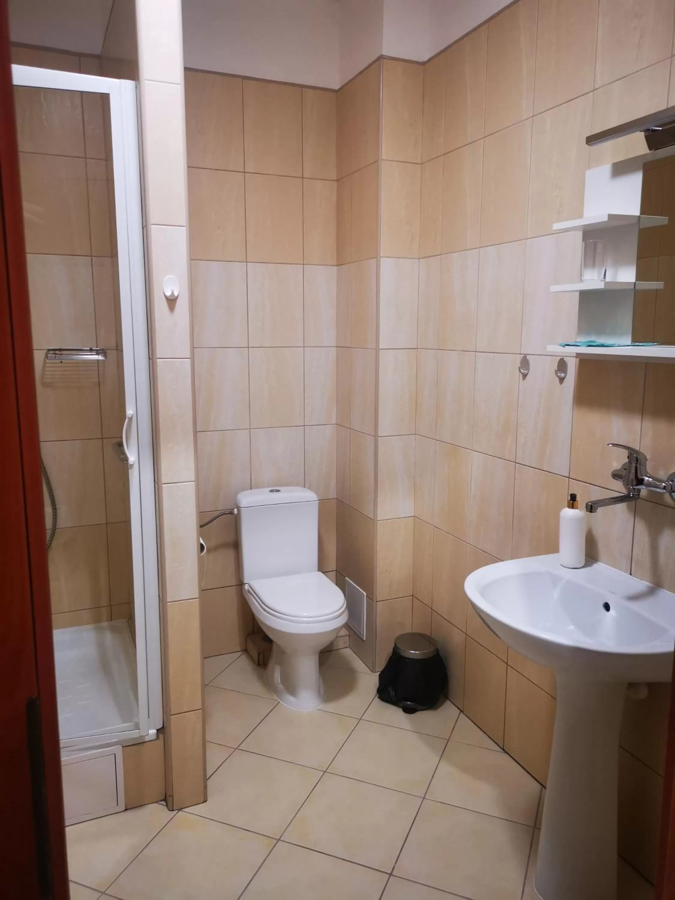 Shower in Hotel i Restauracja Bona