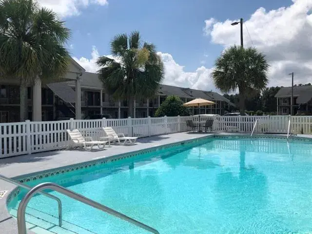 Pool view in Days Inn by Wyndham Manning