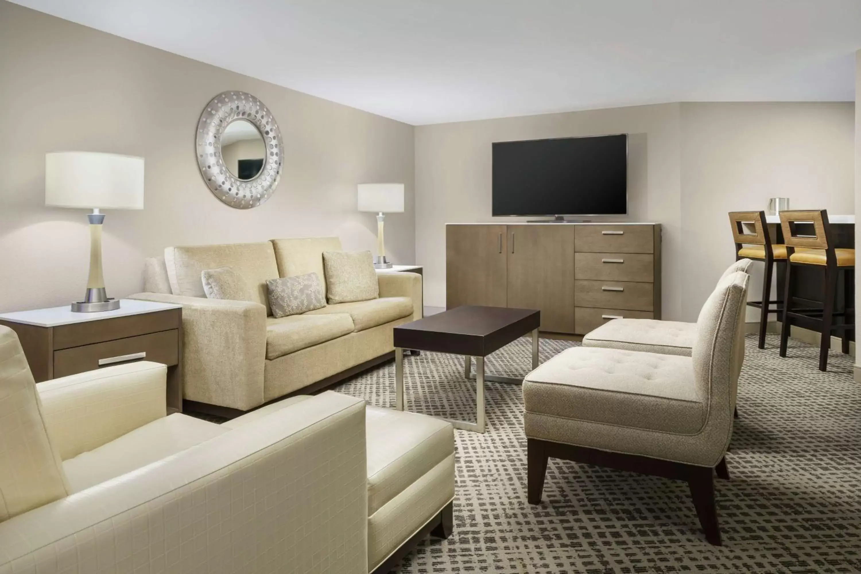 Bedroom, Seating Area in DoubleTree by Hilton Orlando Airport Hotel