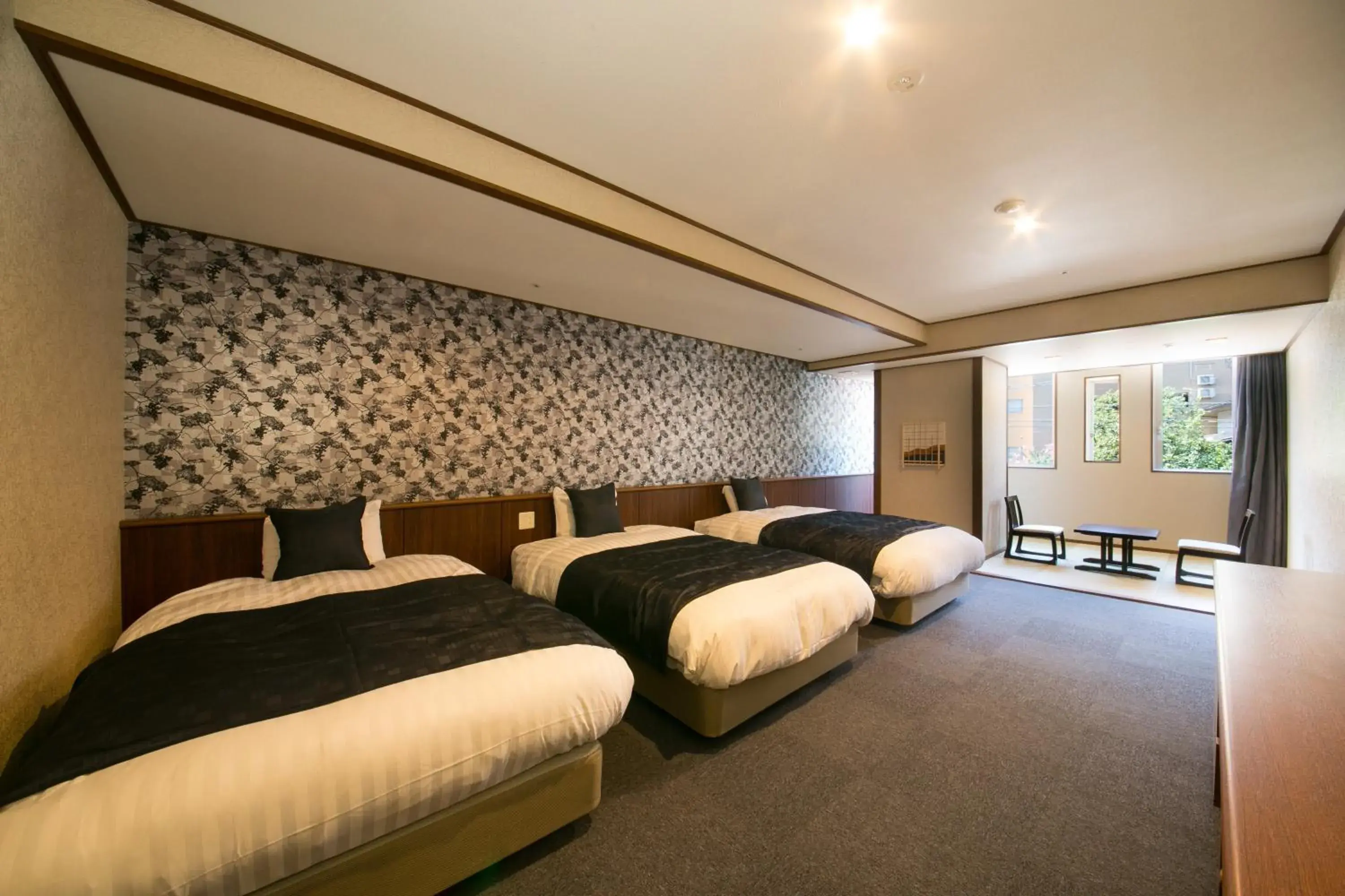 Photo of the whole room, Bed in Gero Onsen Suimeikan