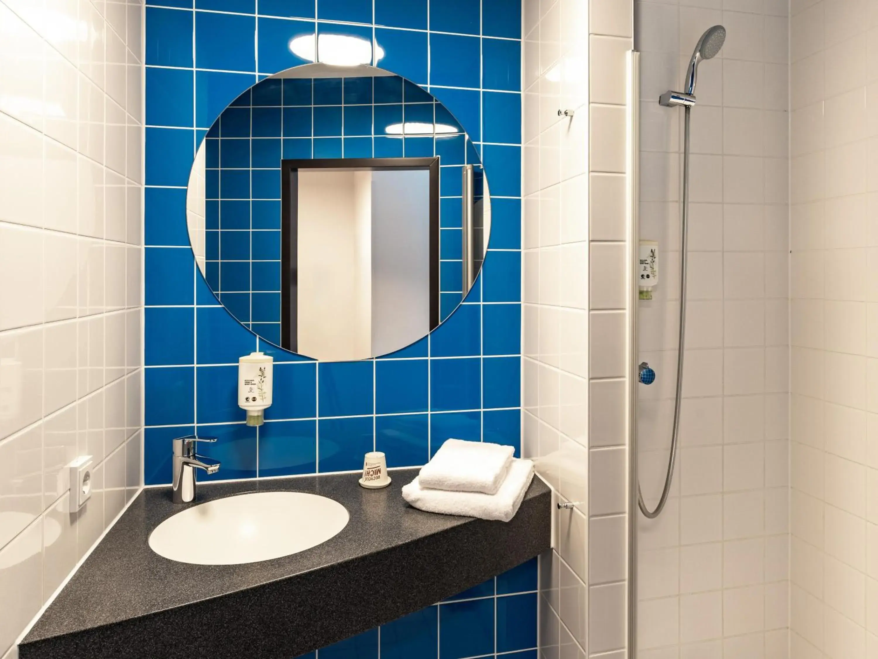 Shower, Bathroom in B&B Hotel G¿ttingen-City