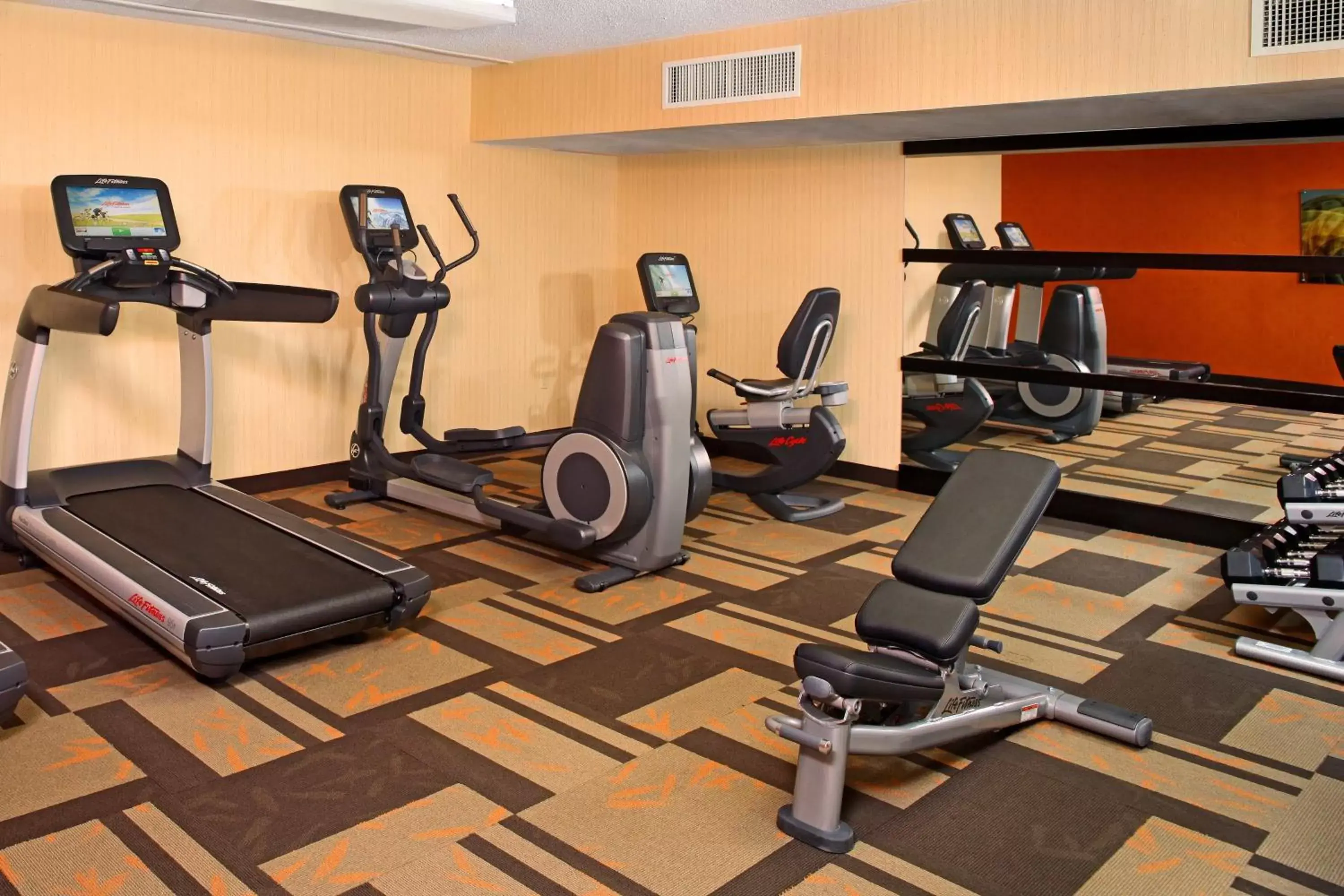 Fitness centre/facilities, Fitness Center/Facilities in Courtyard by Marriott Baltimore Downtown/Inner Harbor