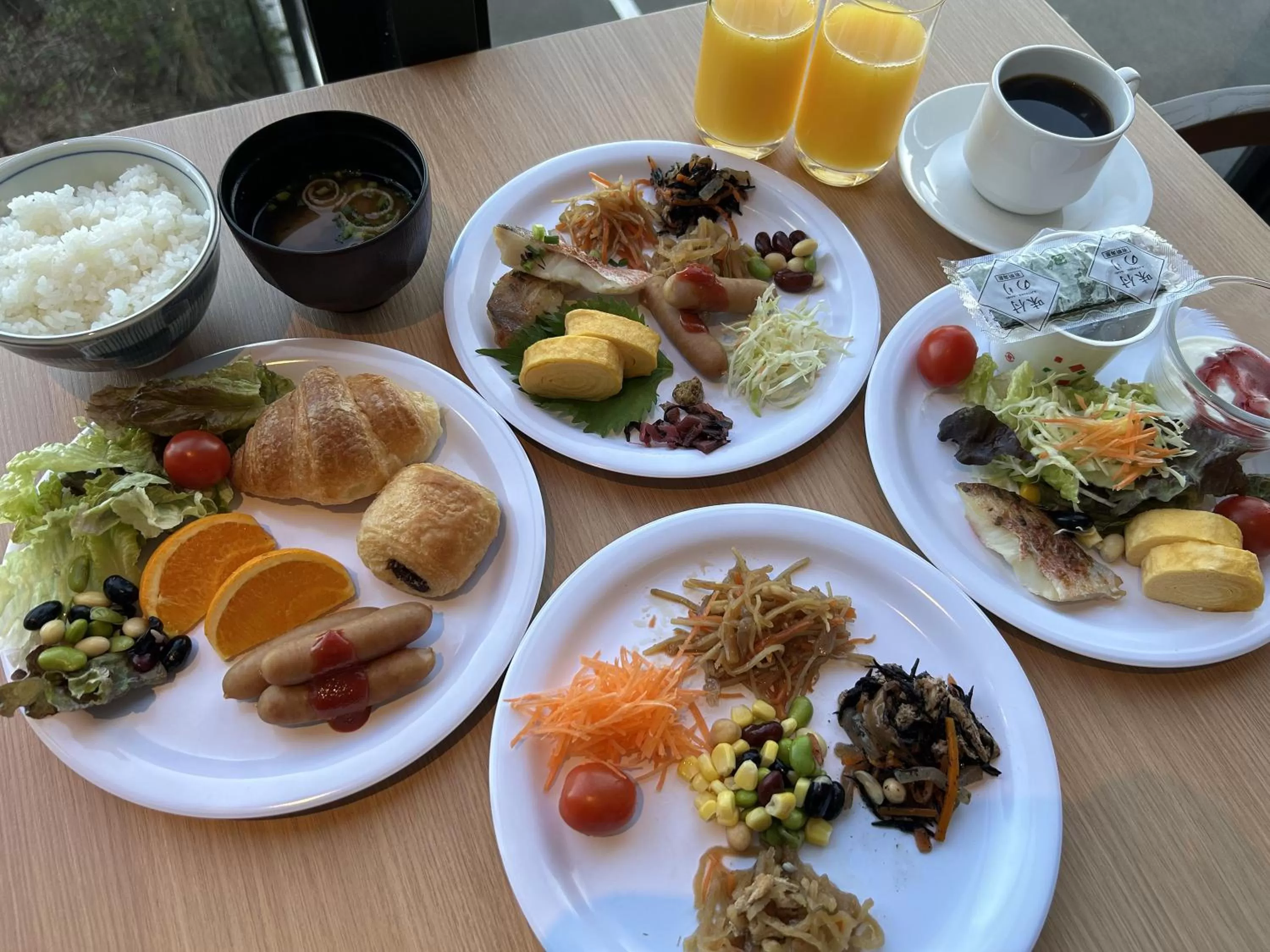 Food and drinks in Henn na Hotel Kansai Airport