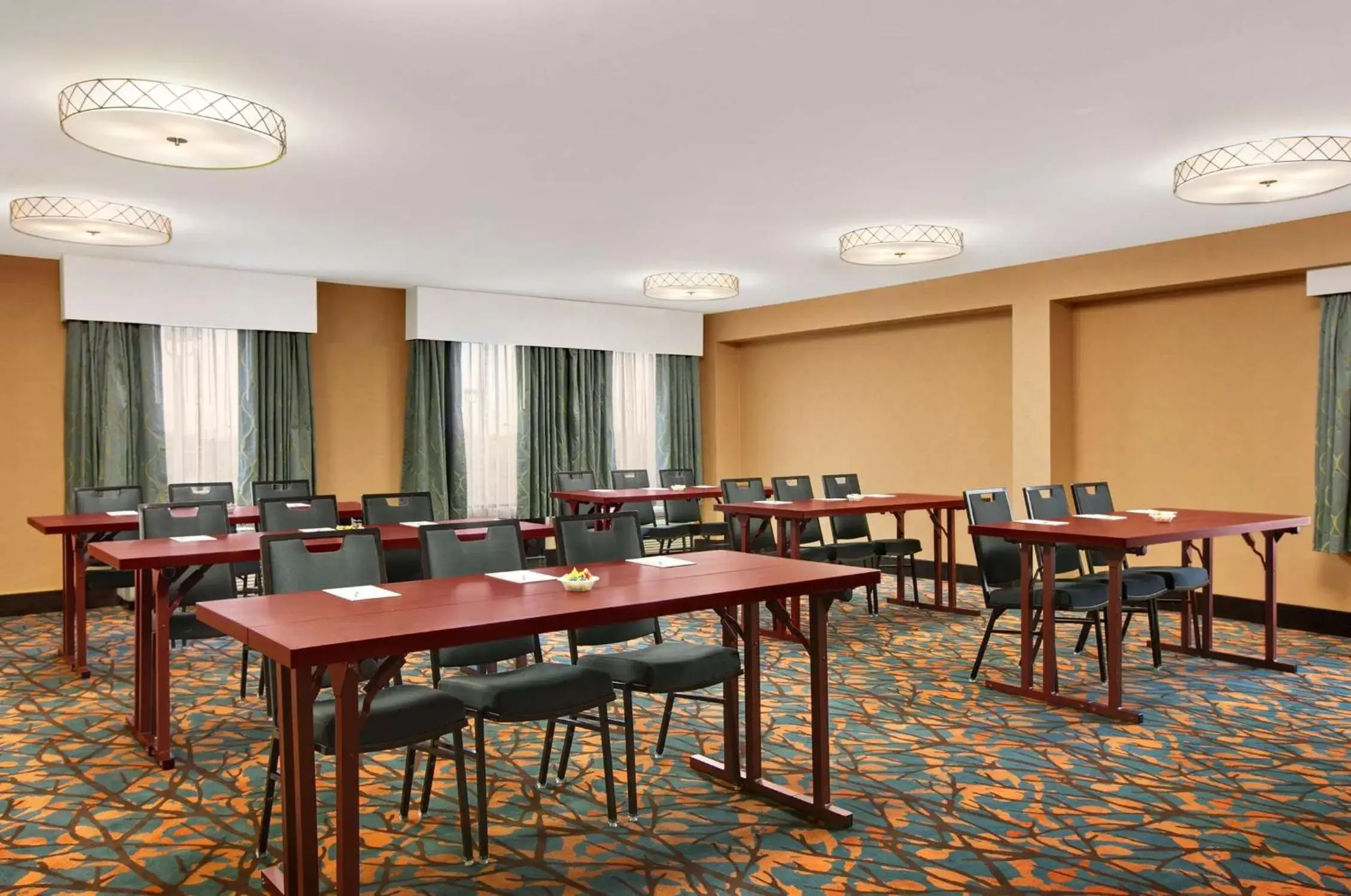 Meeting/conference room in Hampton Inn Chicago-Midway Airport