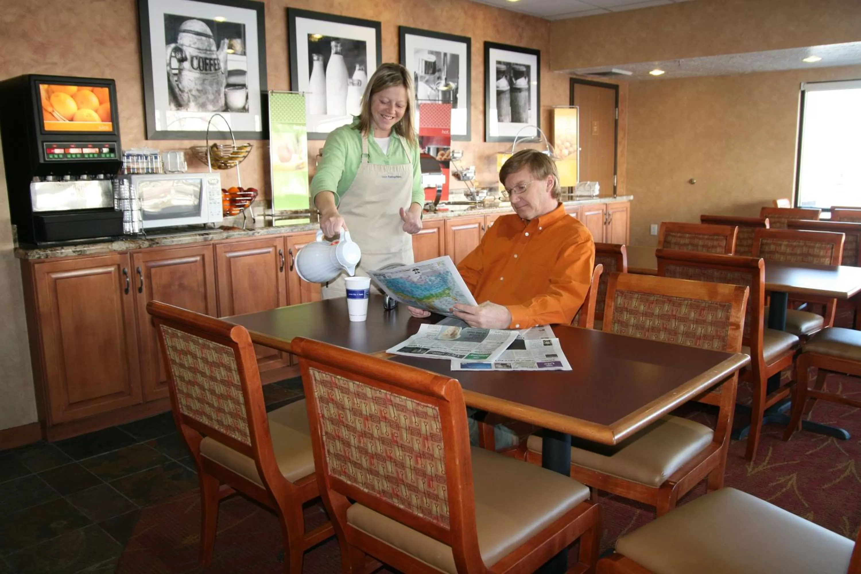Dining area in Hampton Inn Salt Lake City-Layton