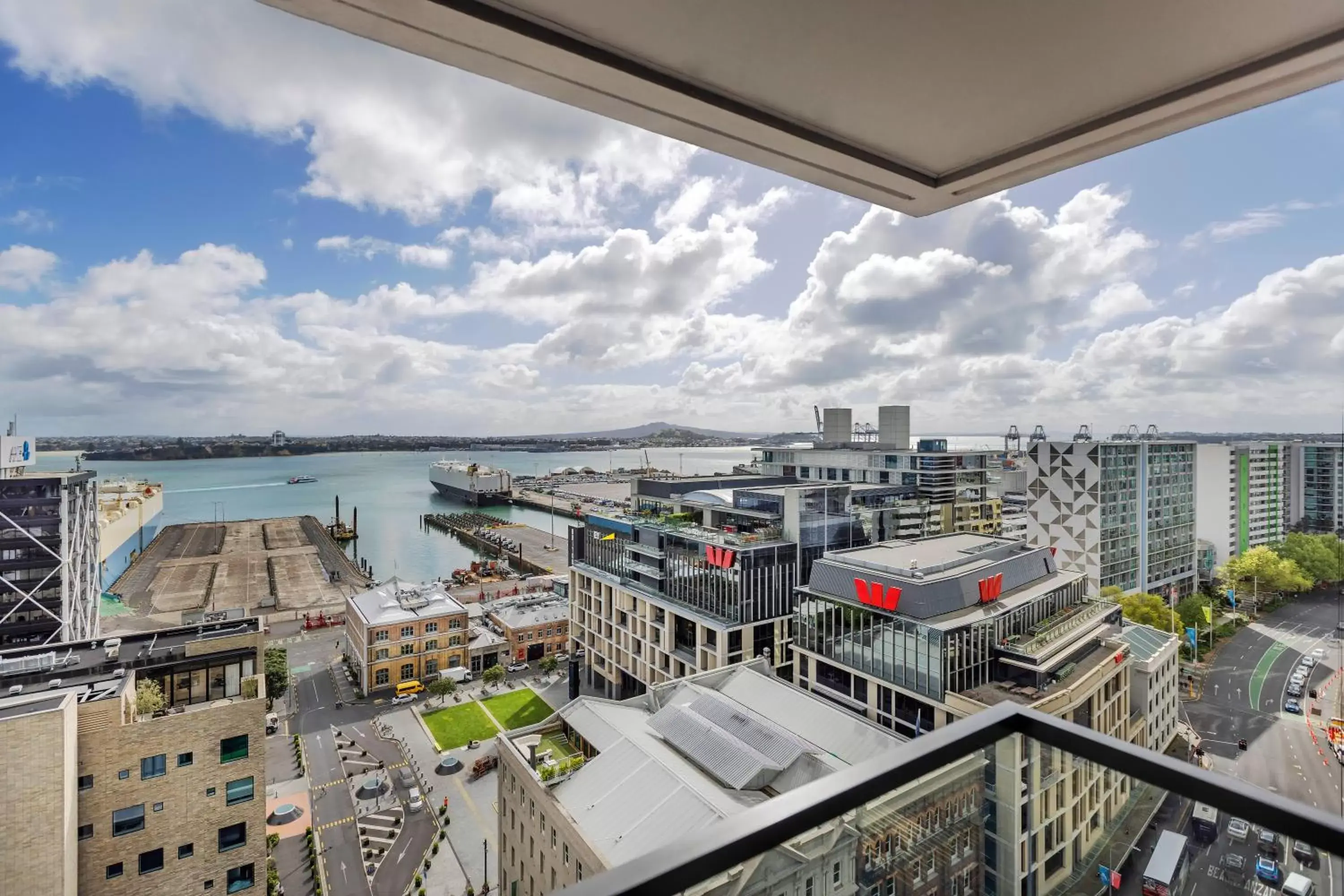 Balcony/Terrace in SO/ Auckland