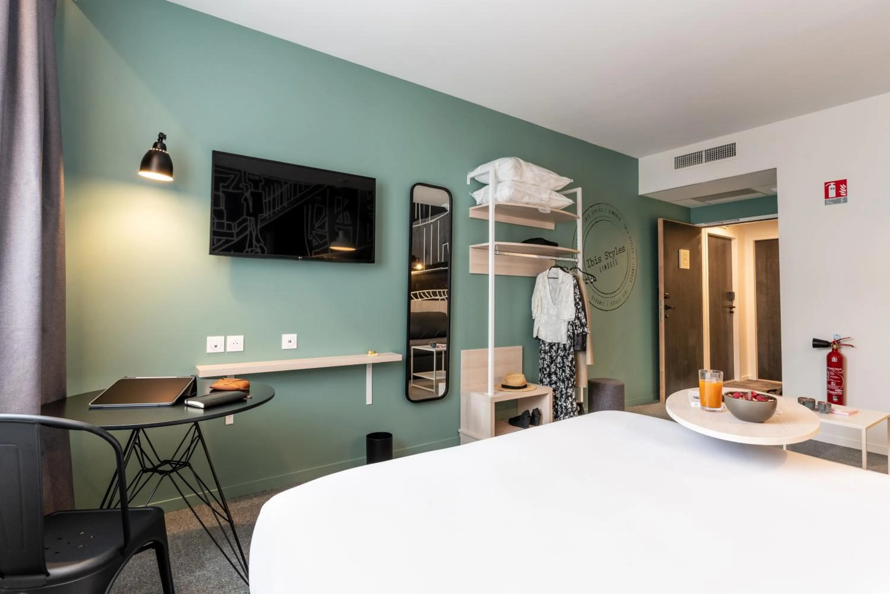 TV and multimedia, Bed in ibis Styles Limoges Centre