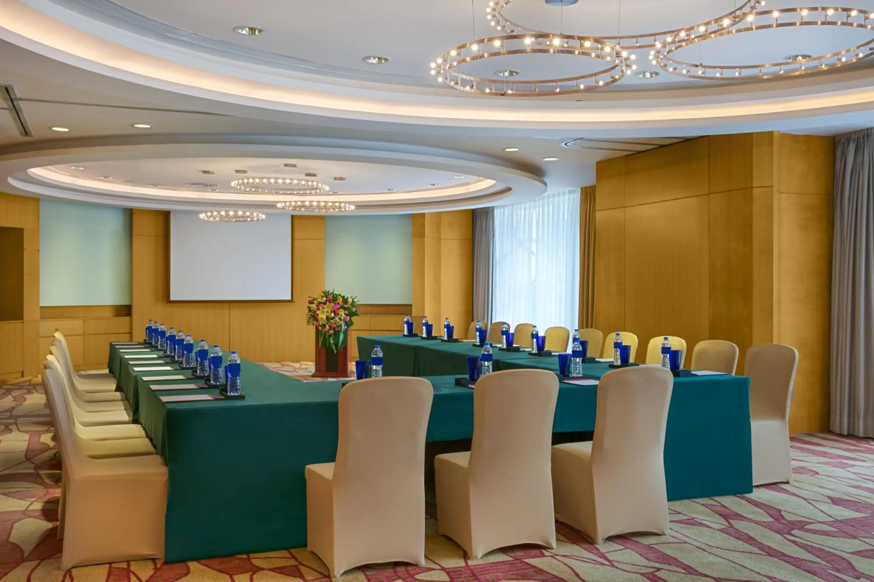 Meeting/conference room in Crowne Plaza Zhongshan Wing On City, an IHG Hotel