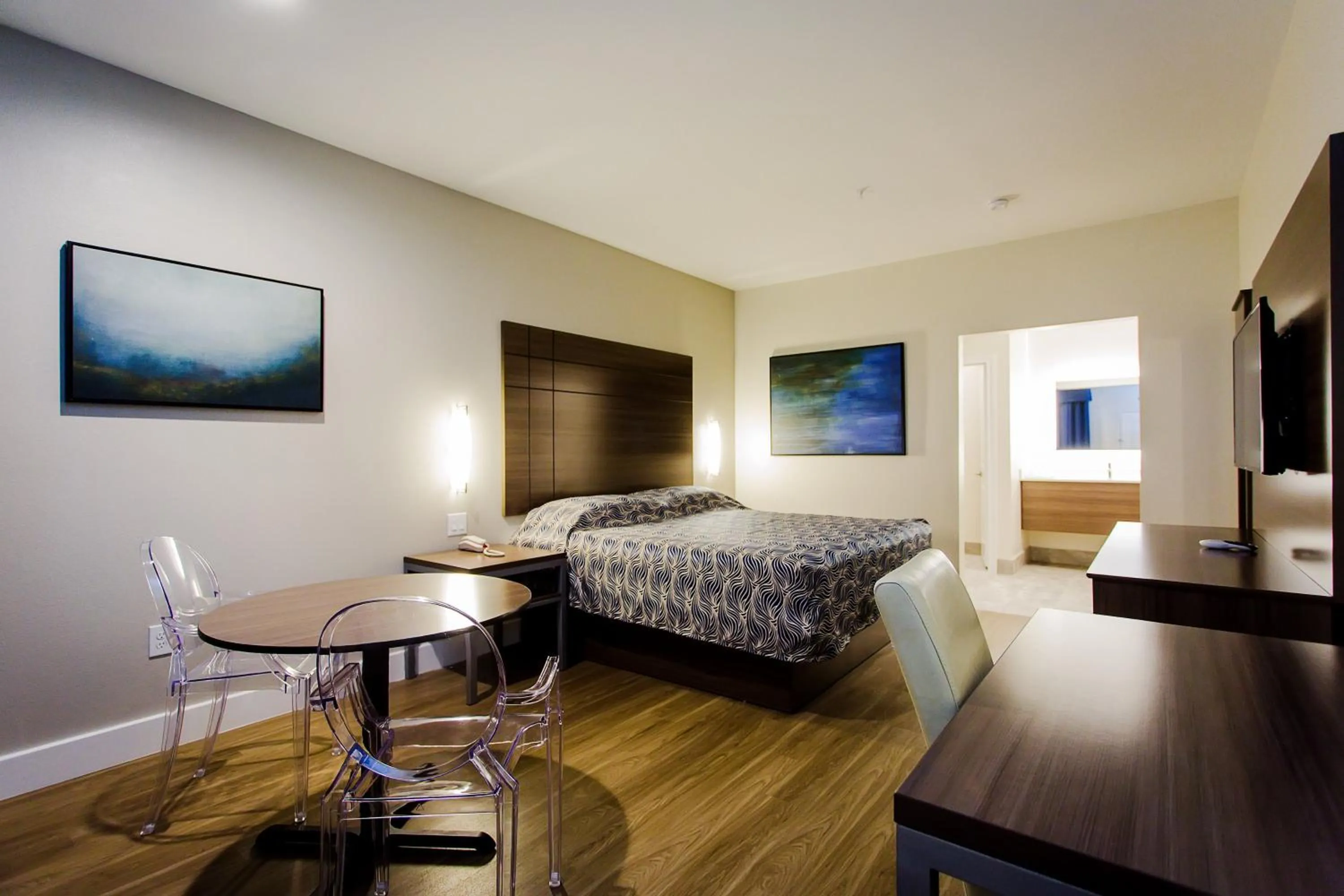 Bathroom, Bed in Palace Inn Blue US-59 & Gessner