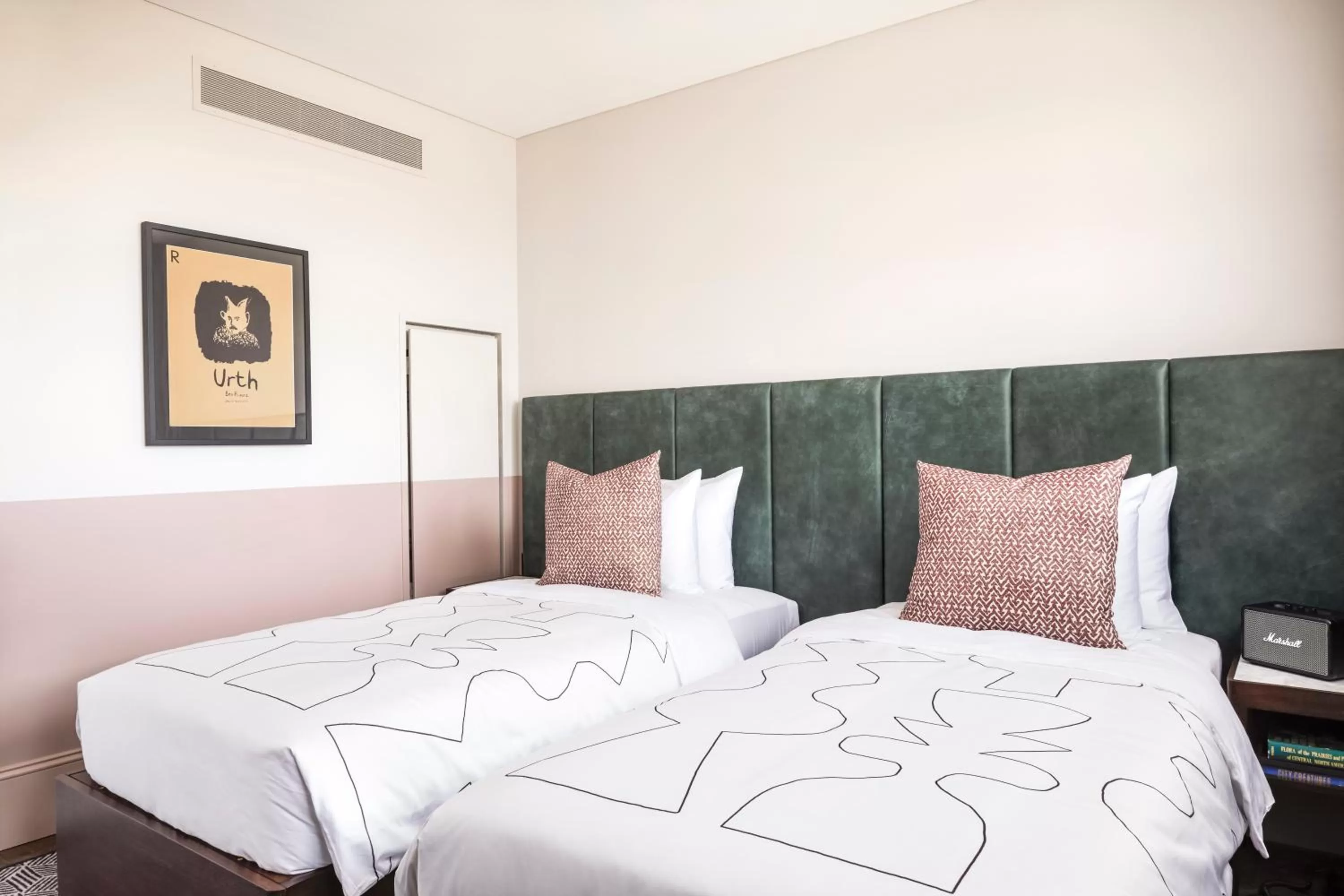 Bed in The Hoxton, Chicago