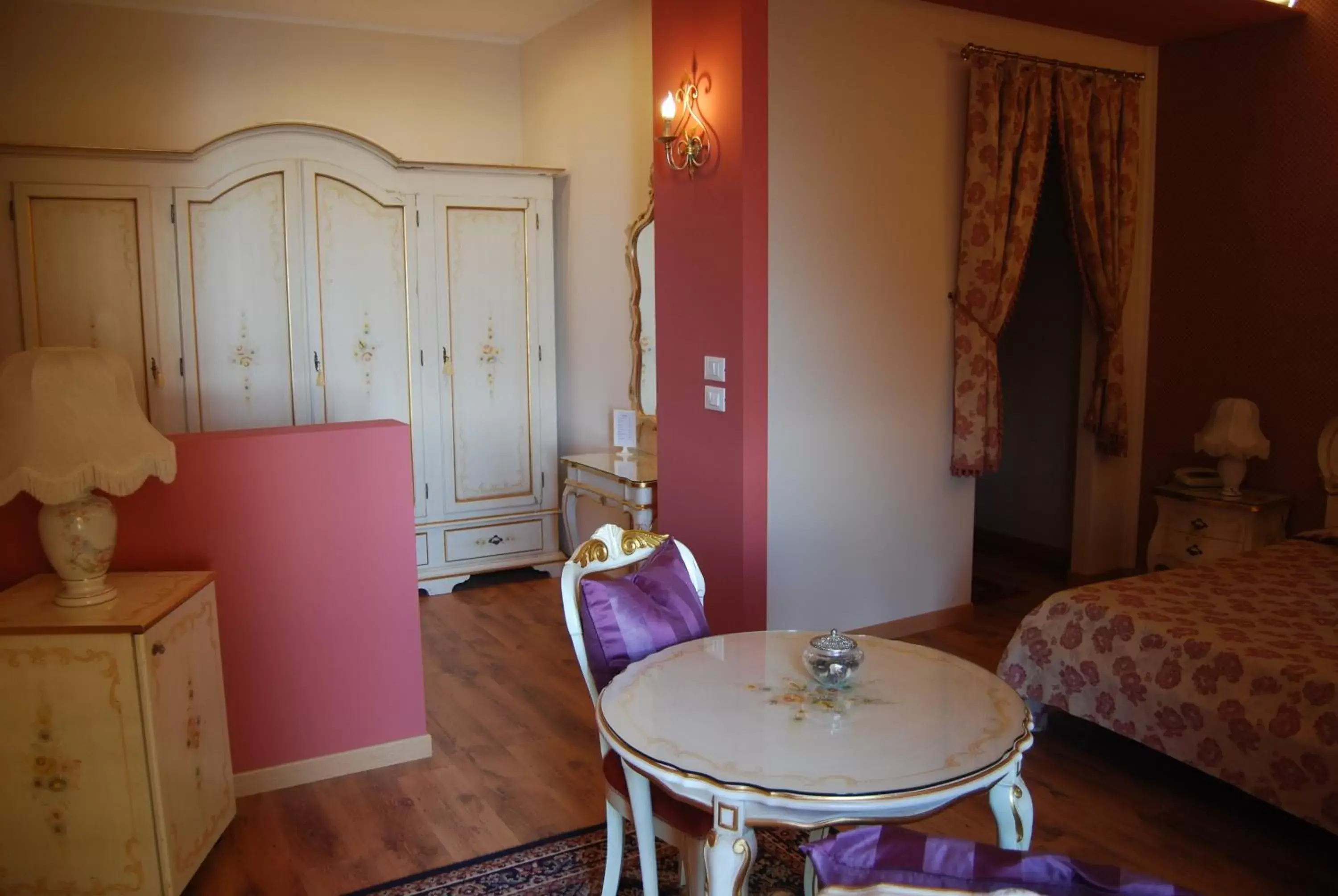 Photo of the whole room, Seating Area in Garda Sol SPA Hotel & Appartamenti