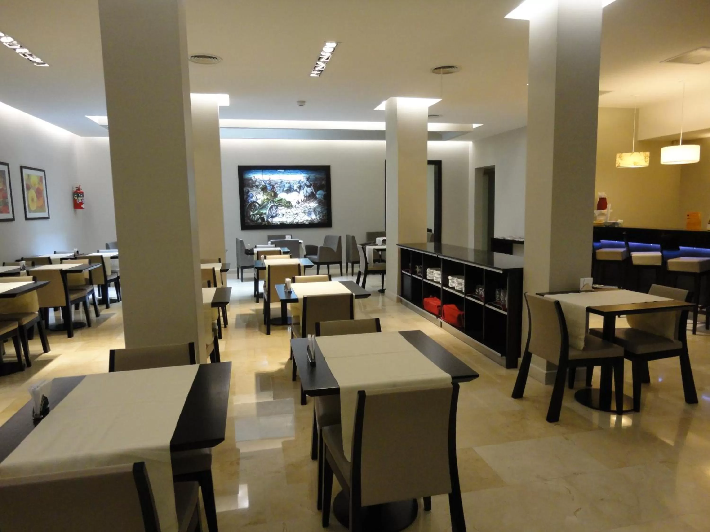 Communal lounge/ TV room in Hotel Napoleón