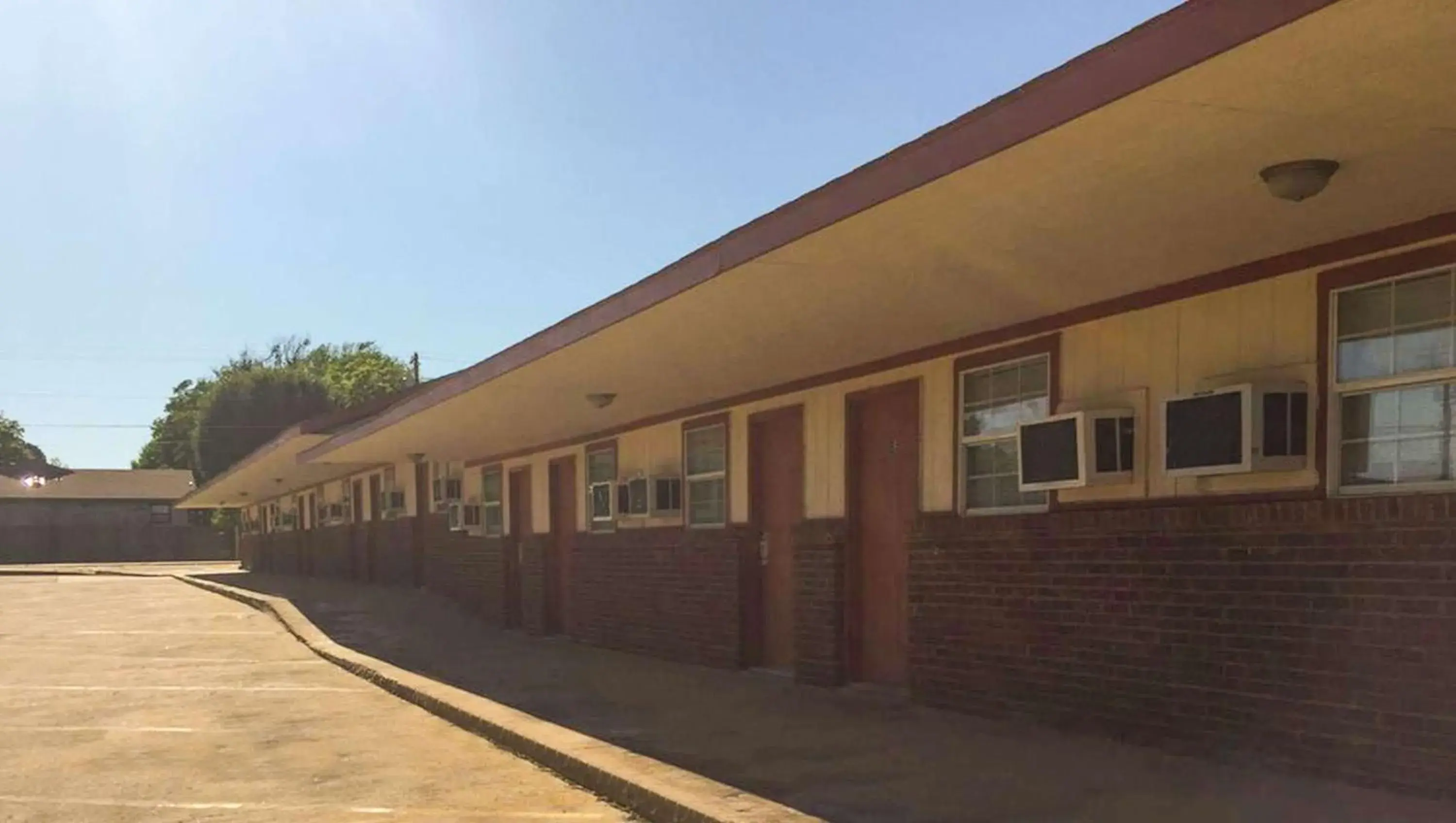 Property building in Budget Inn Ardmore OK Property building in Budget Inn Ardmore OK