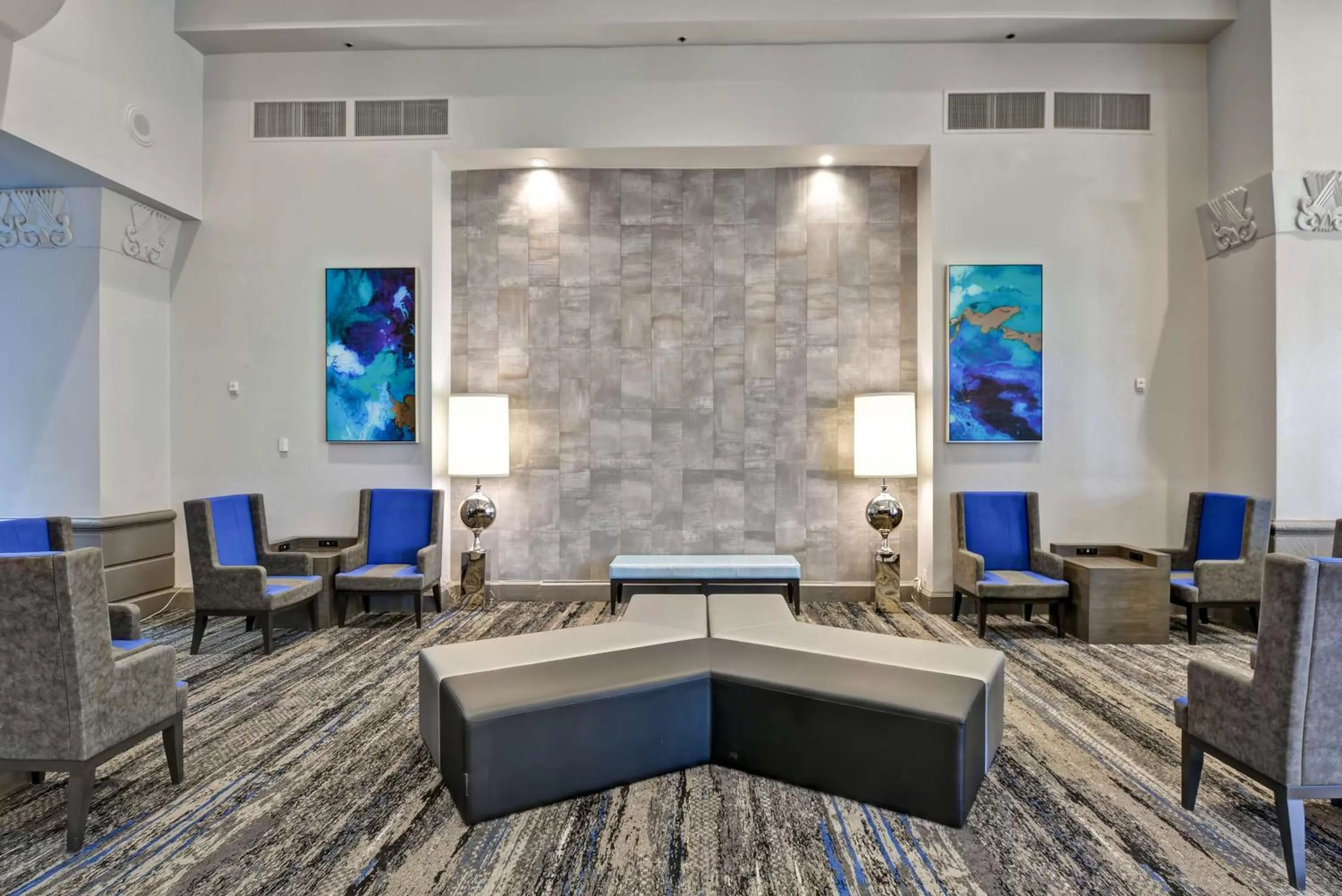Lobby or reception in Embassy Suites by Hilton Miami International Airport