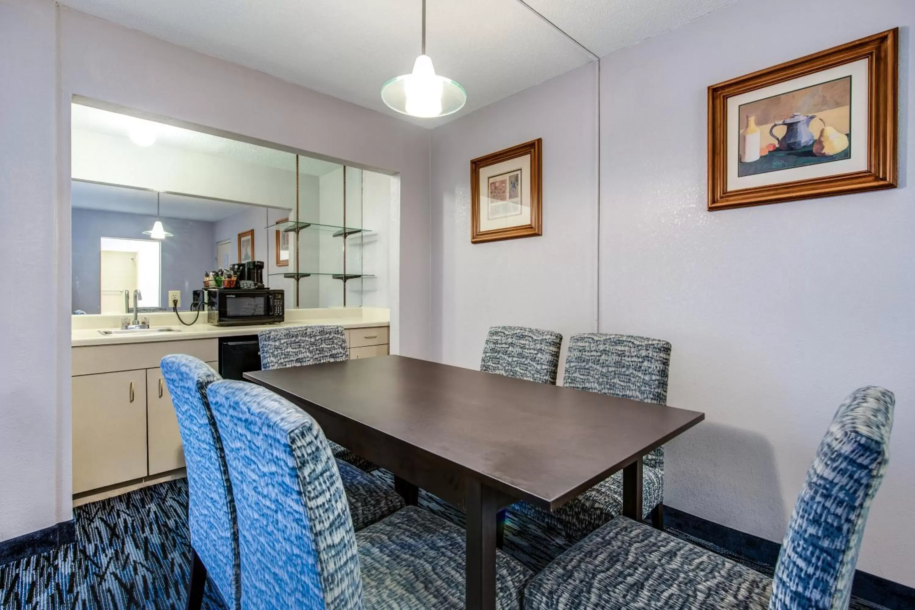 Dining Area in Glenstone Lodge