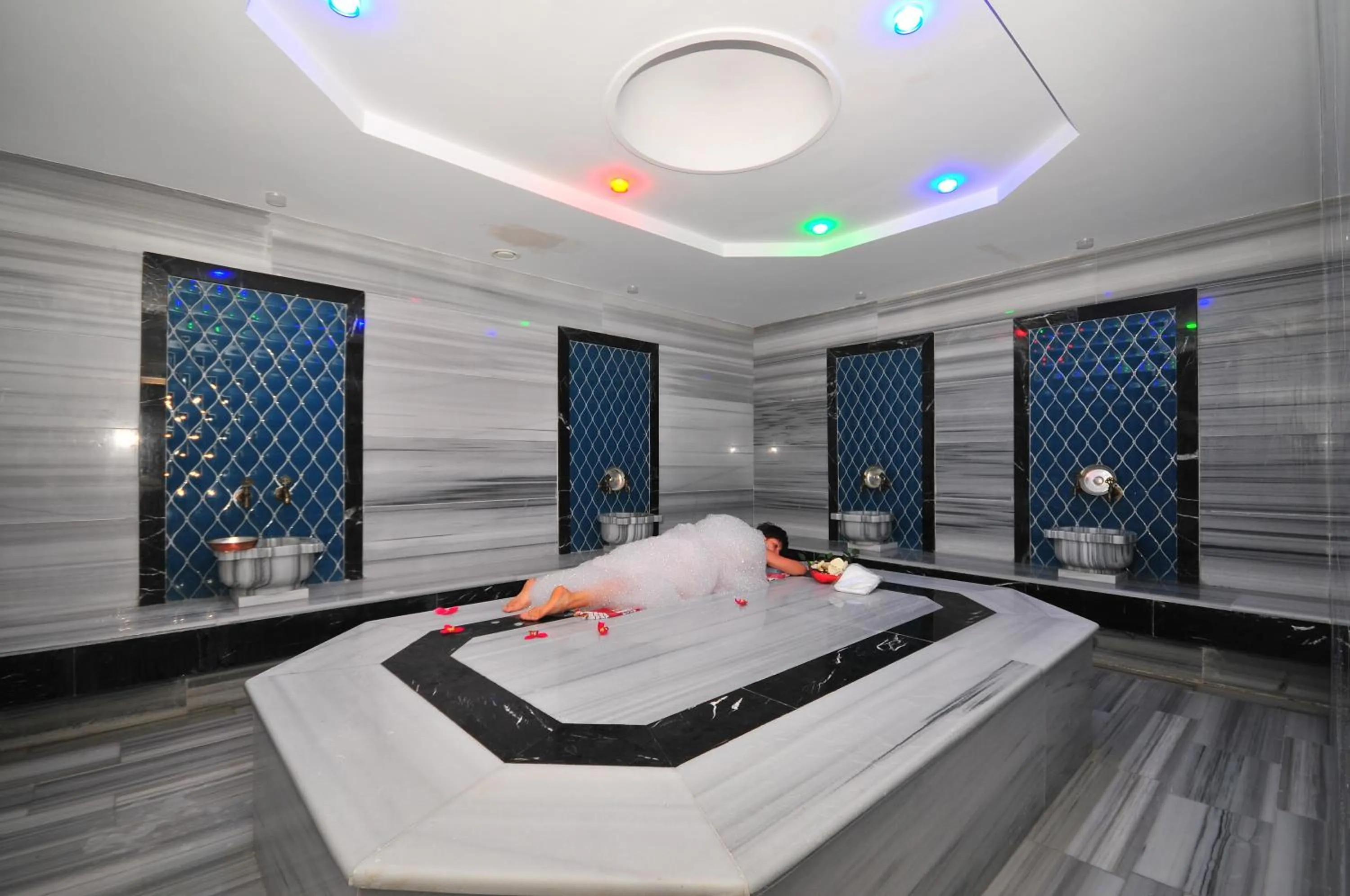 Spa and wellness centre/facilities, Bed in Blue Bay Platinum