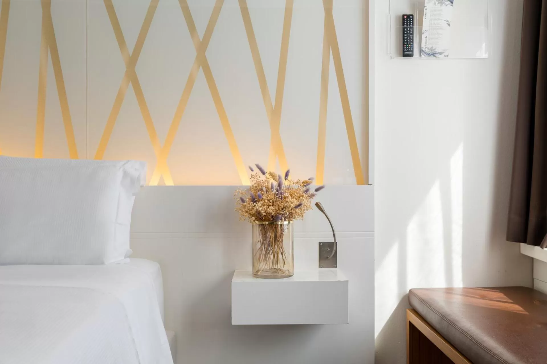 Bedroom, Bed in Hotel Admiral Lugano