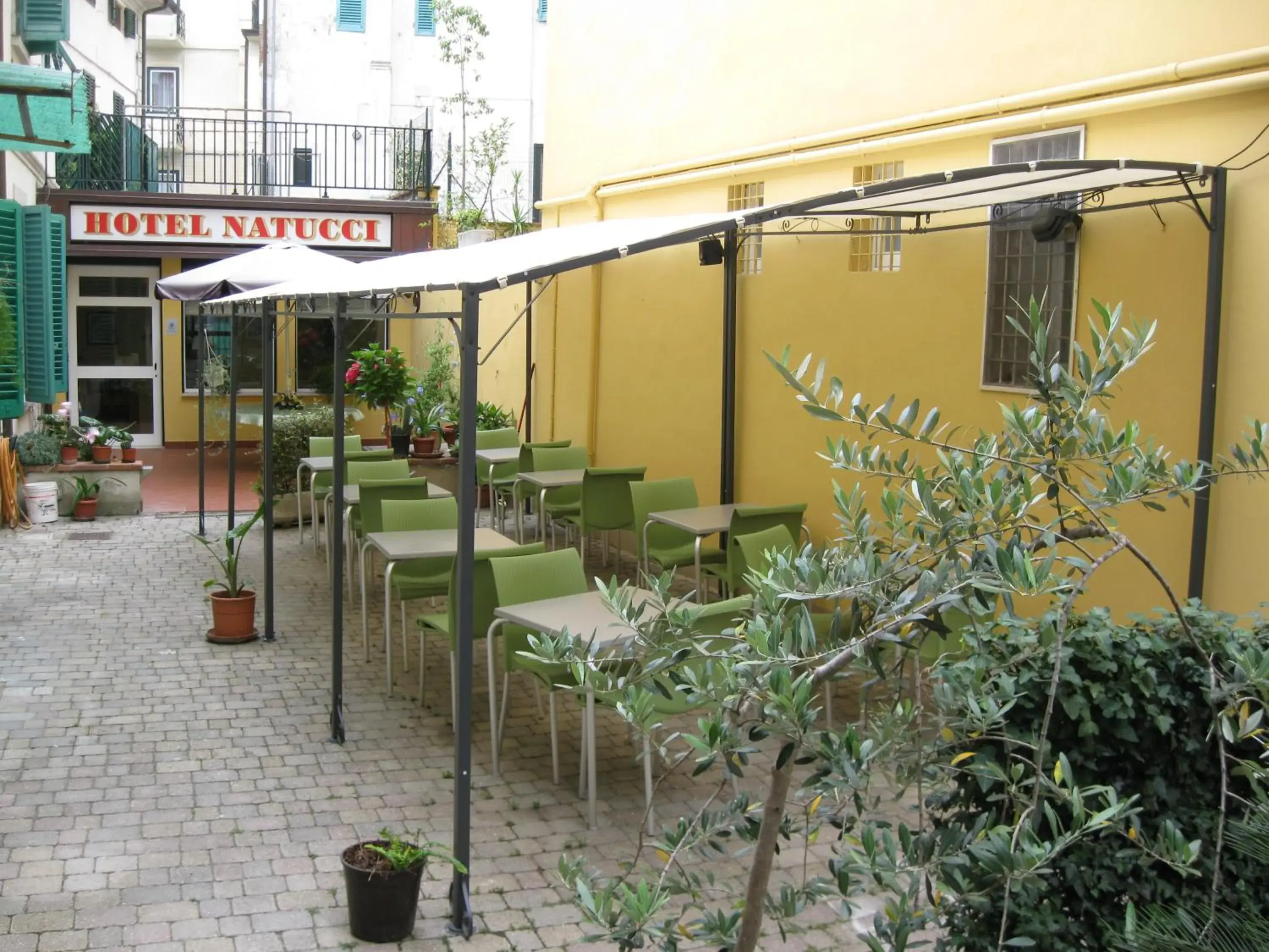 Patio in Albergo Natucci