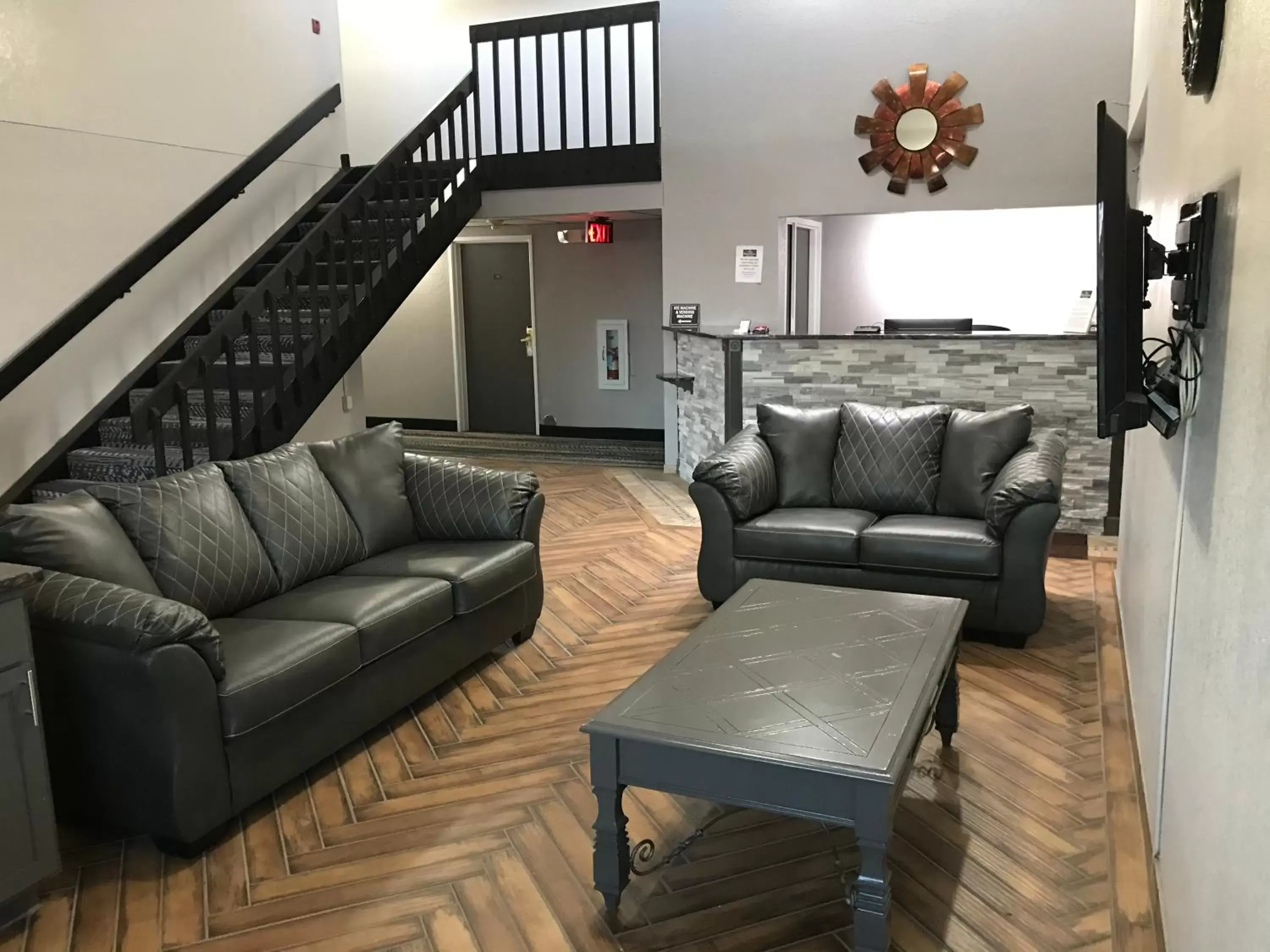 Lobby or reception, Seating Area in HomeTown Inn