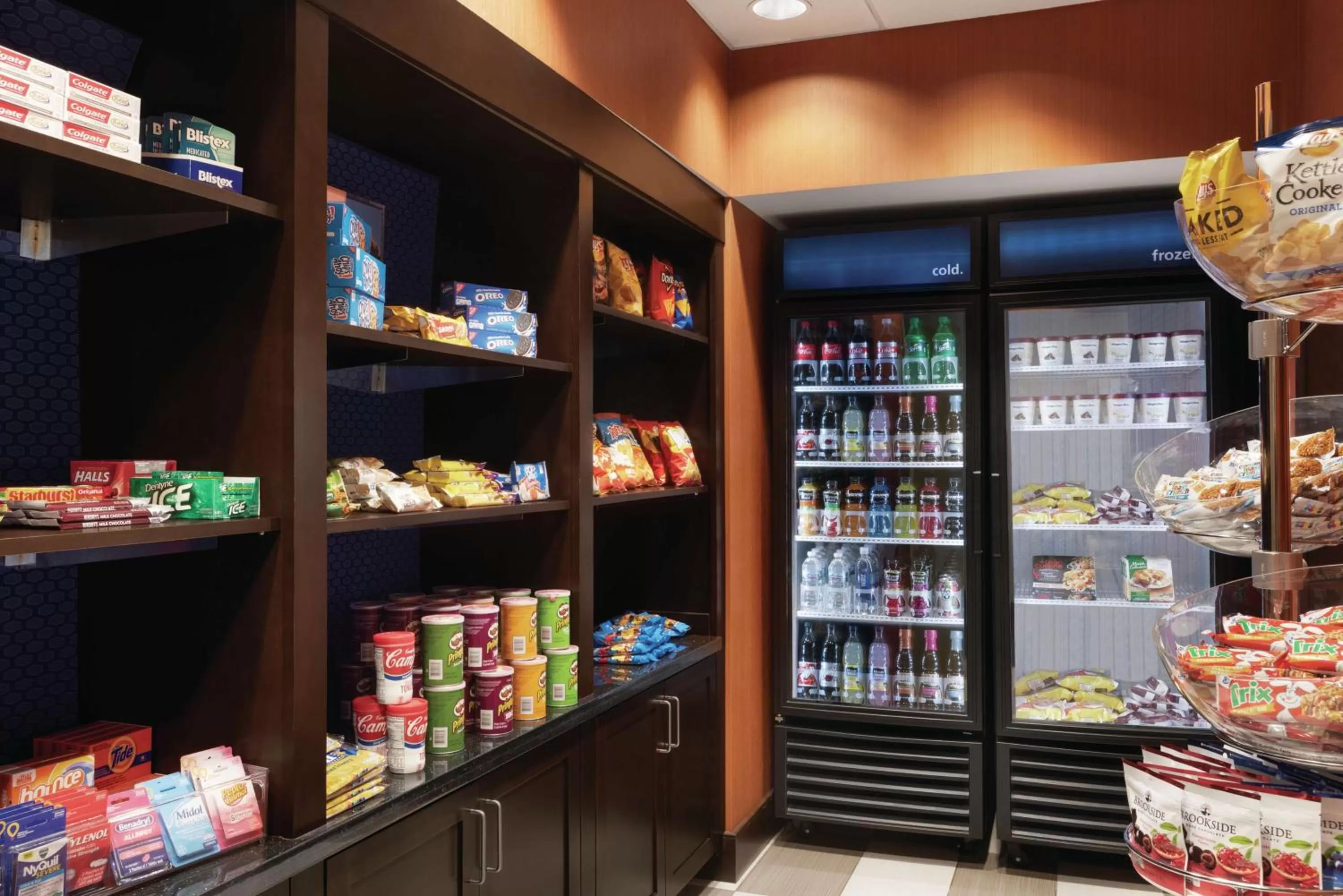 Restaurant/places to eat in Hampton Inn & Suites Mishawaka/South Bend at Heritage Square