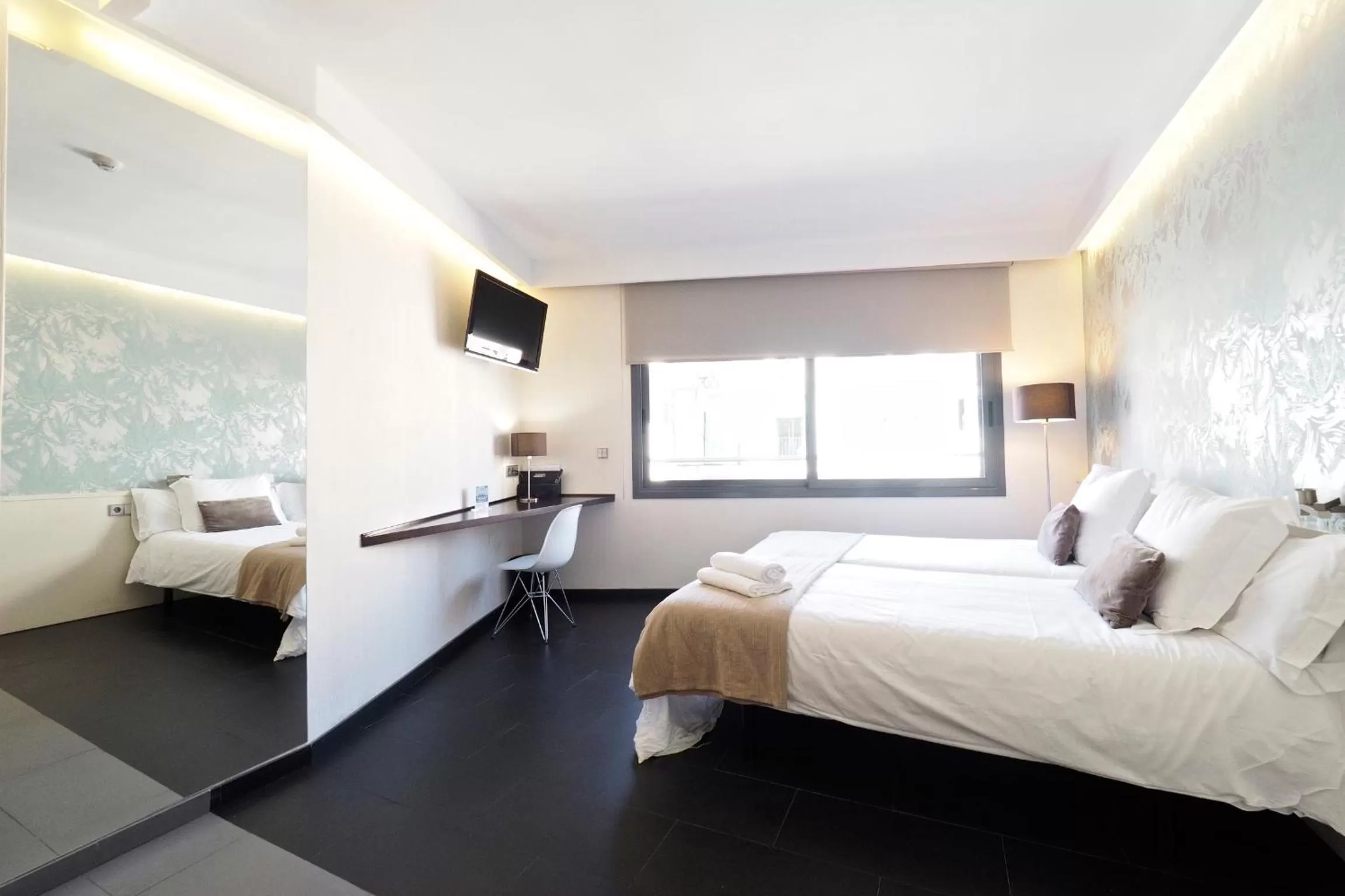 Day, Bed in Barcelona Fifteen central Aparthotel