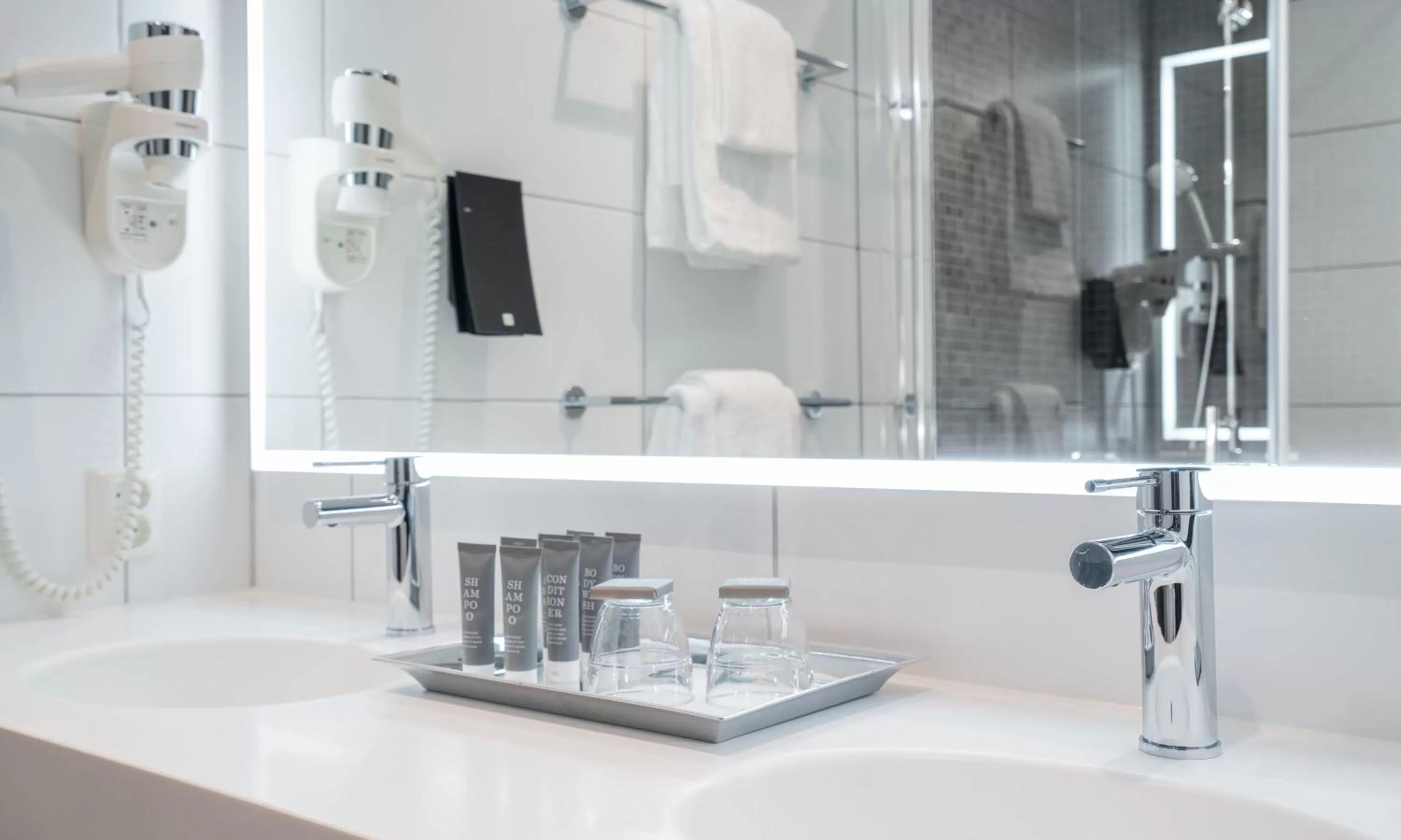 Shower in Thon Hotel Storo