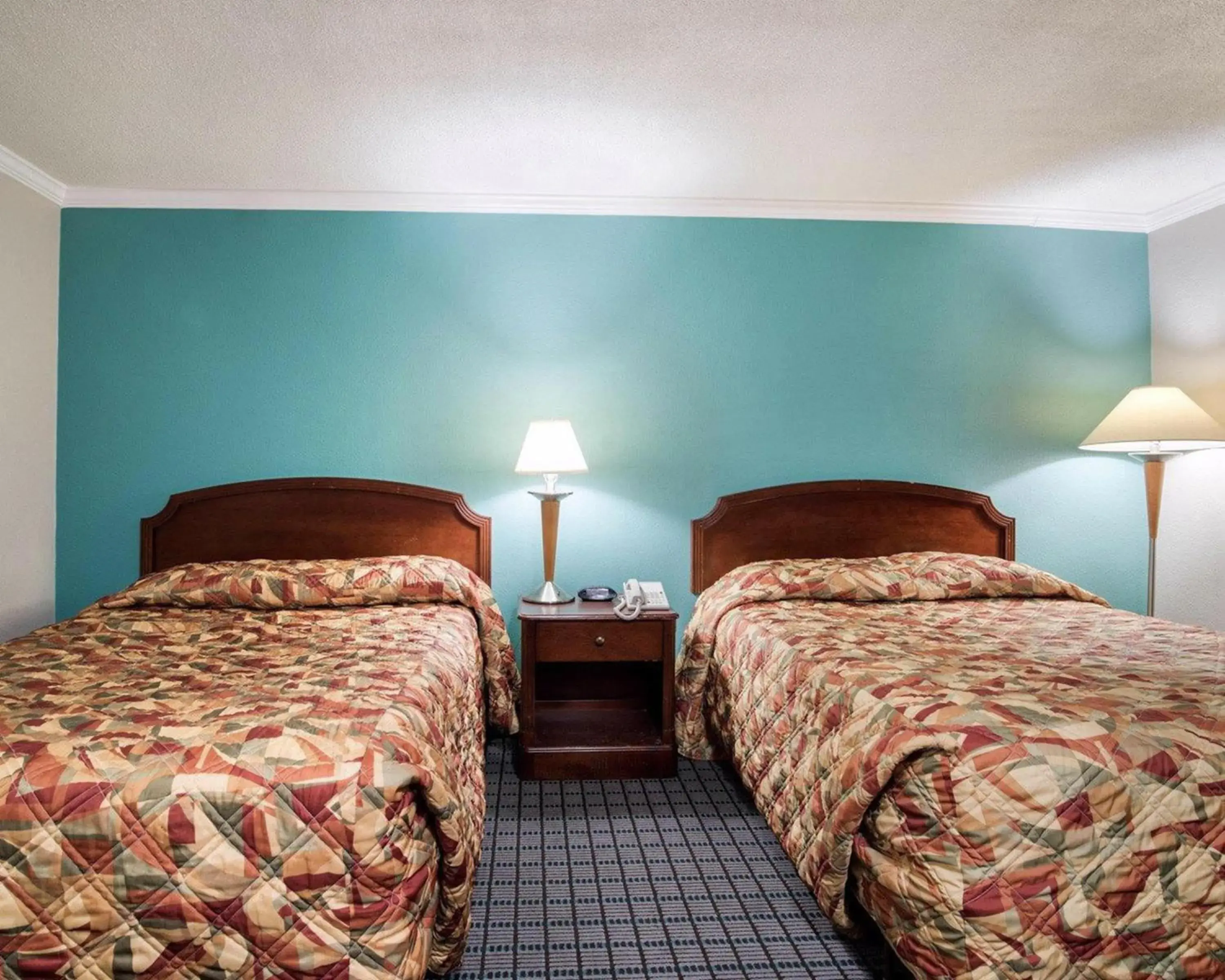 Bed in Rodeway Inn Syracuse