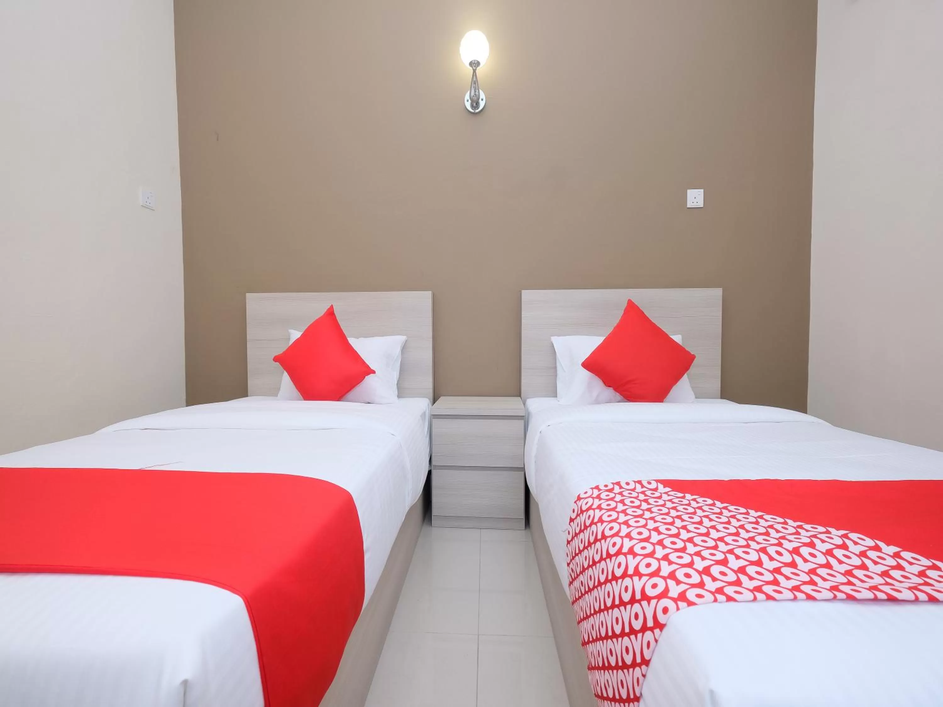 Bedroom, Bed in Super OYO 43935 Mancalin Hotel