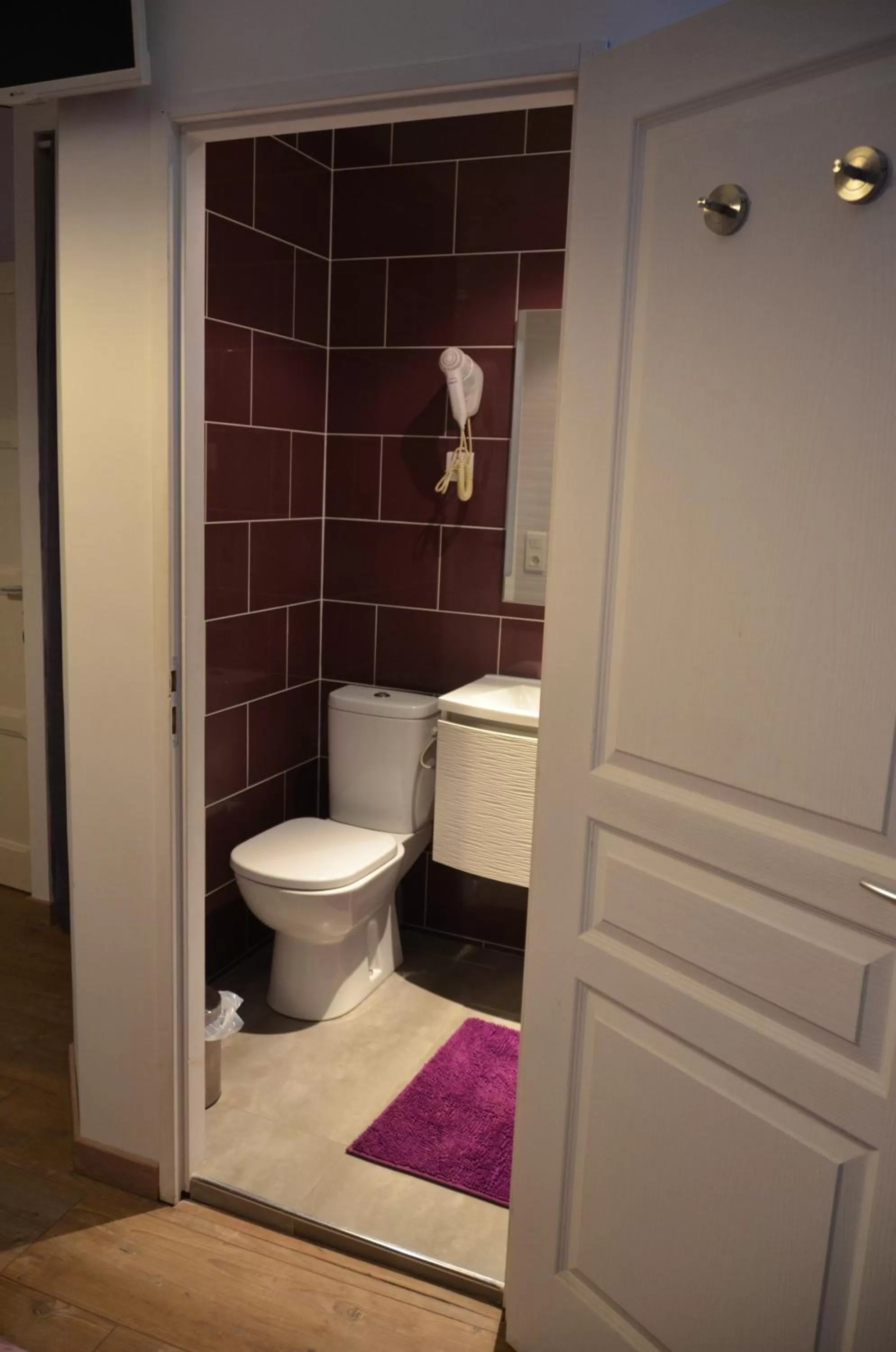 Bathroom in Aux Lys d'Or