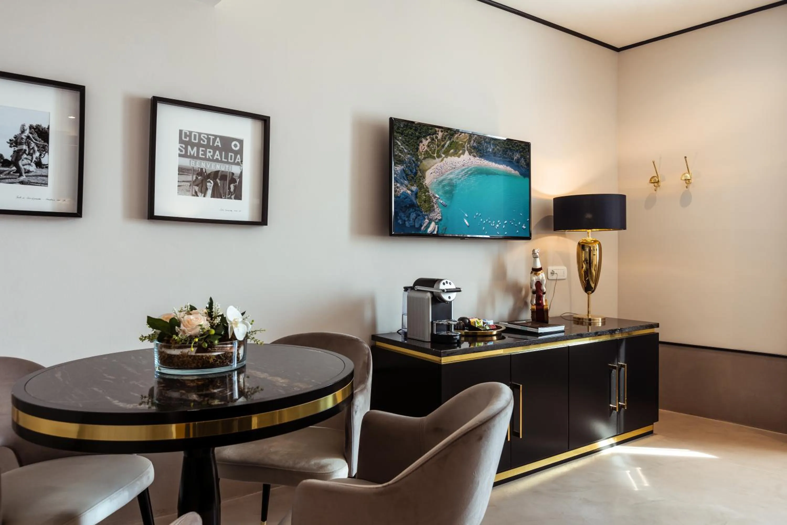 TV and multimedia in La Locanda Del Conte Mameli